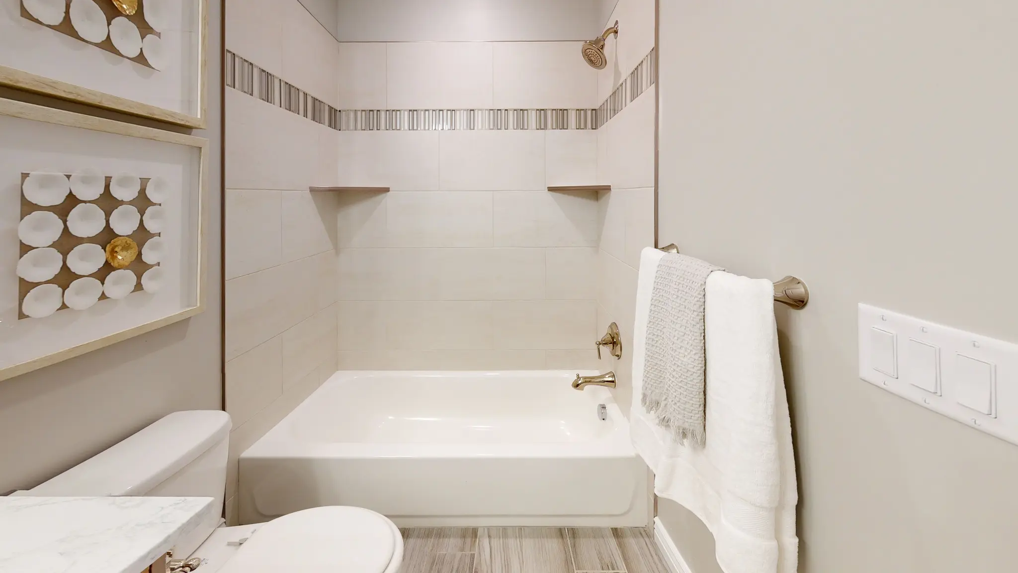 Ashmore - Interior Photo 11