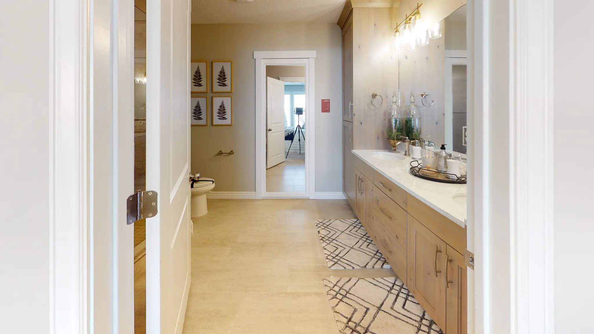 Ashmore - Interior Photo 9