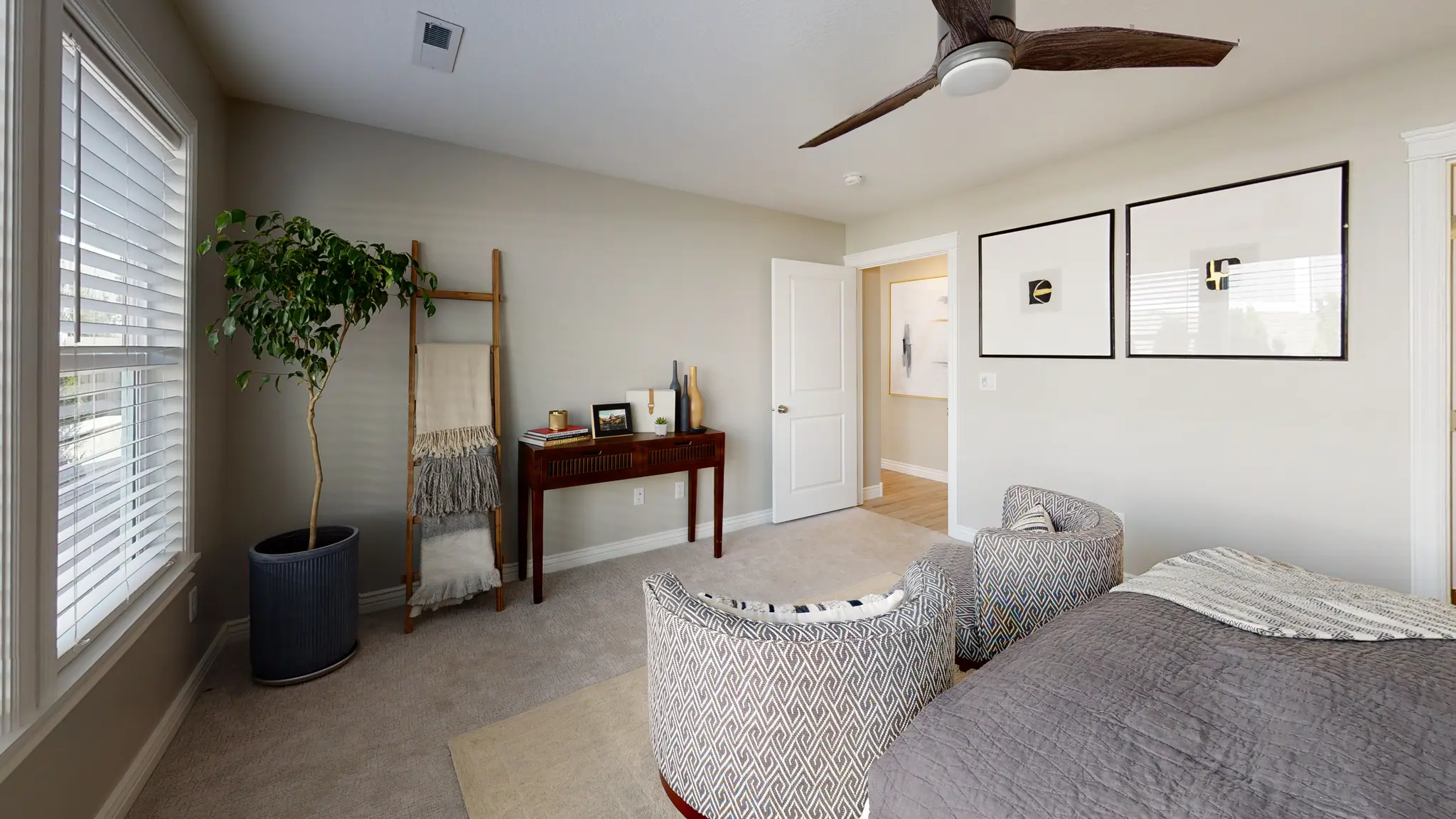 Ashmore - Interior Photo 10