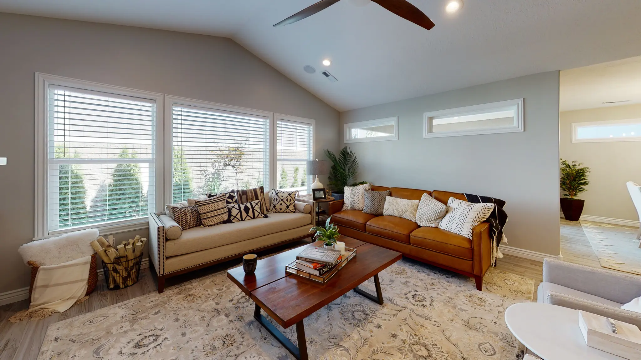 Ashmore - Interior Photo 3