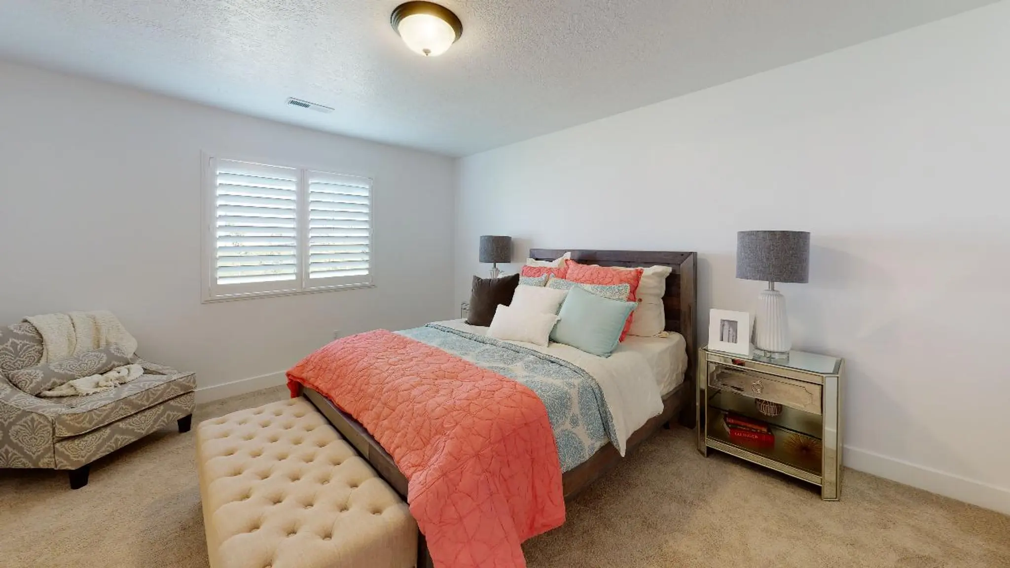 Avery - Interior Photo 14