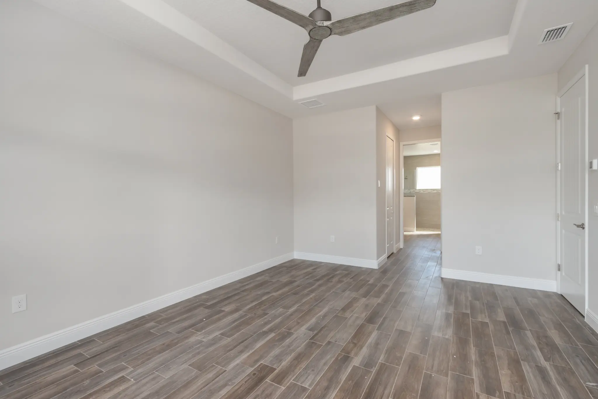 Barrington - Interior Photo 34