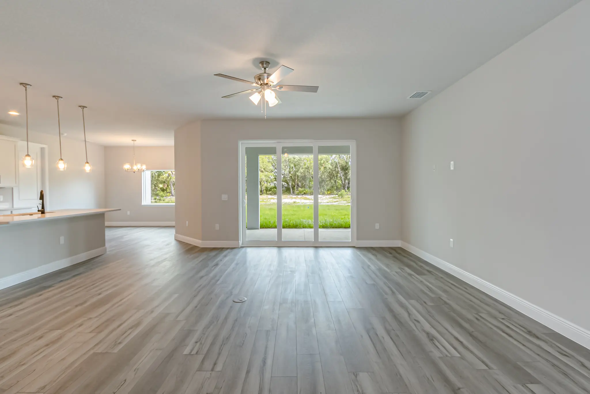 Lillian - Interior Photo 20