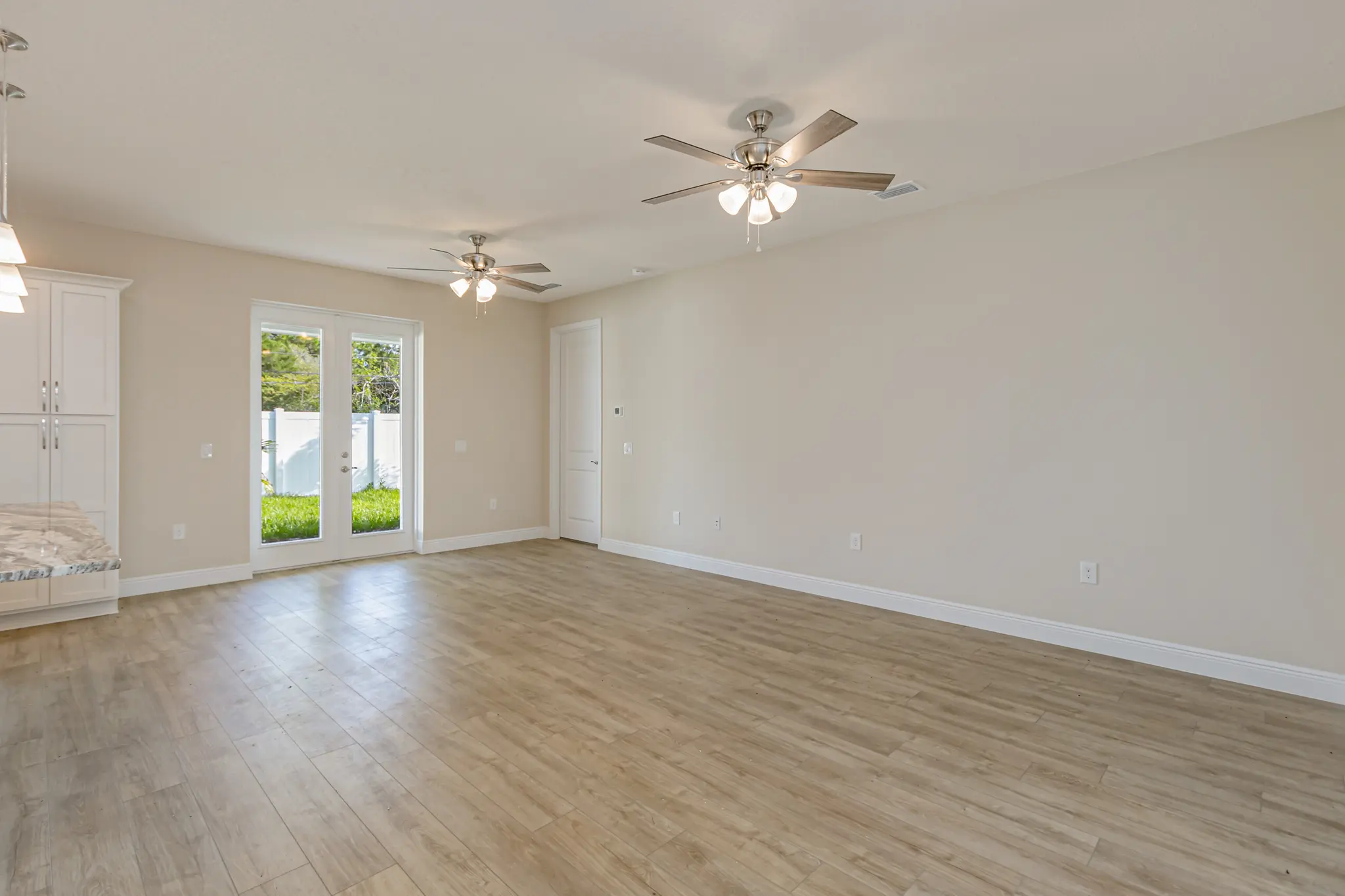 Savoy - Interior Photo 6