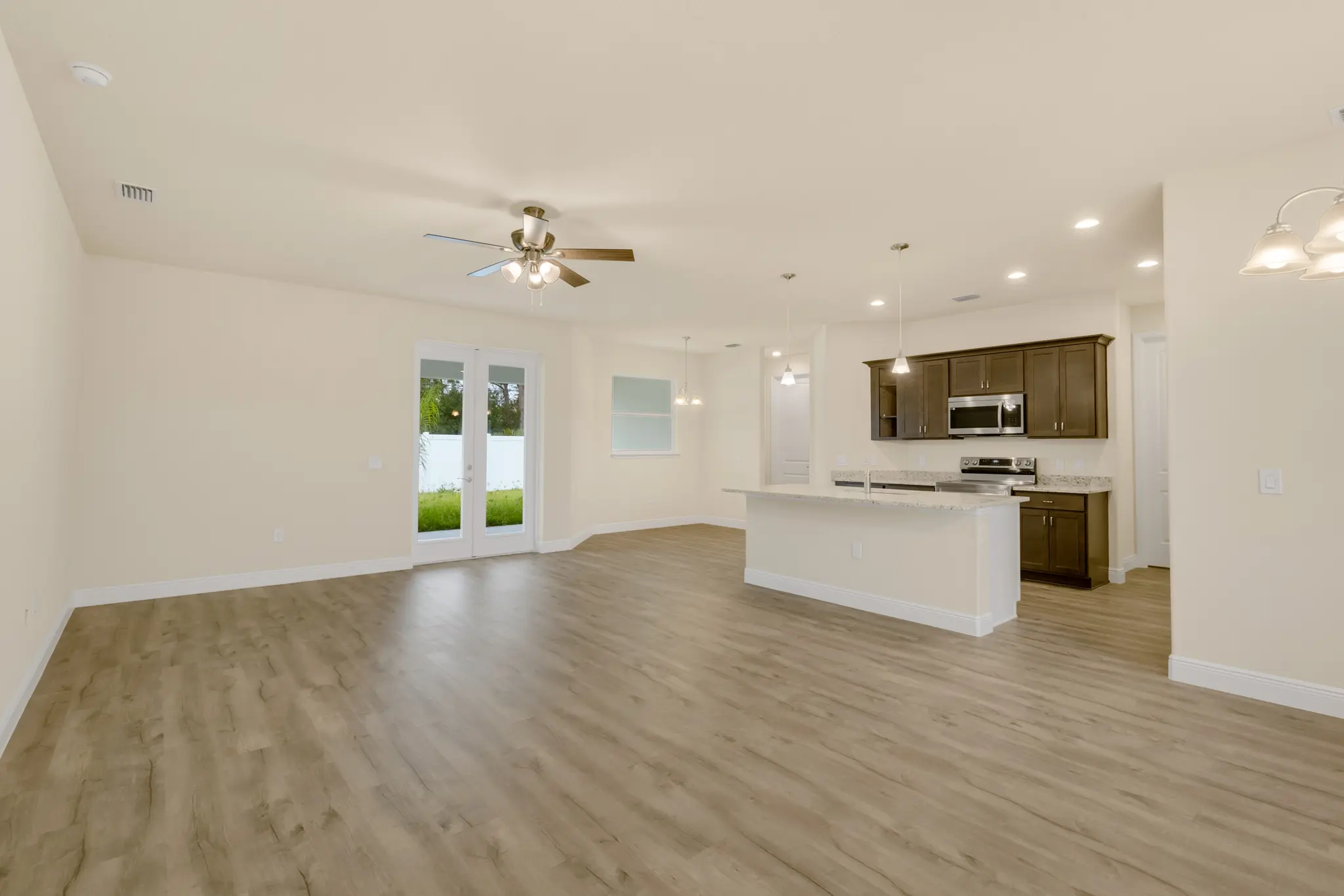 Gracie - Interior Photo 16