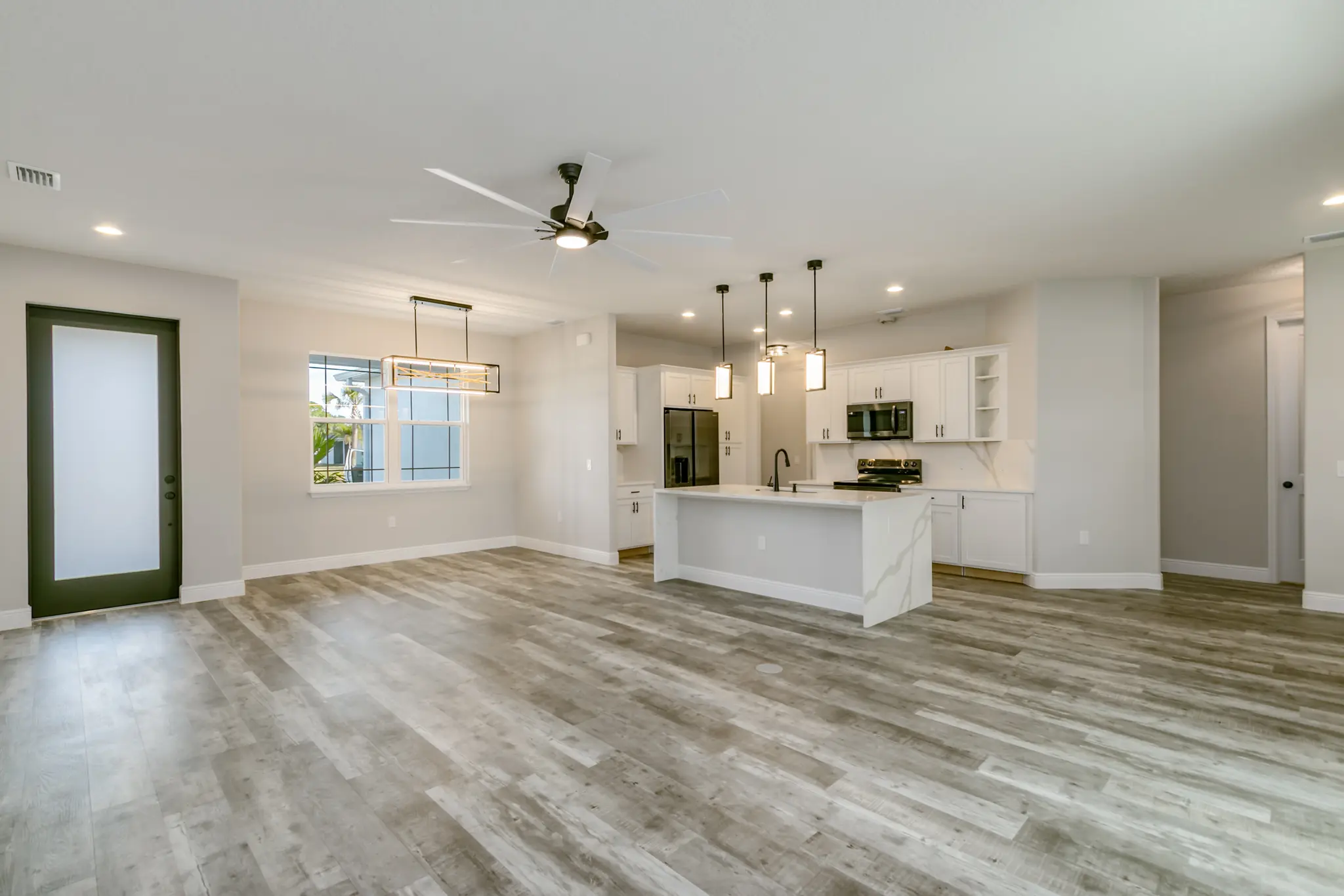 Gracie - Interior Photo 5