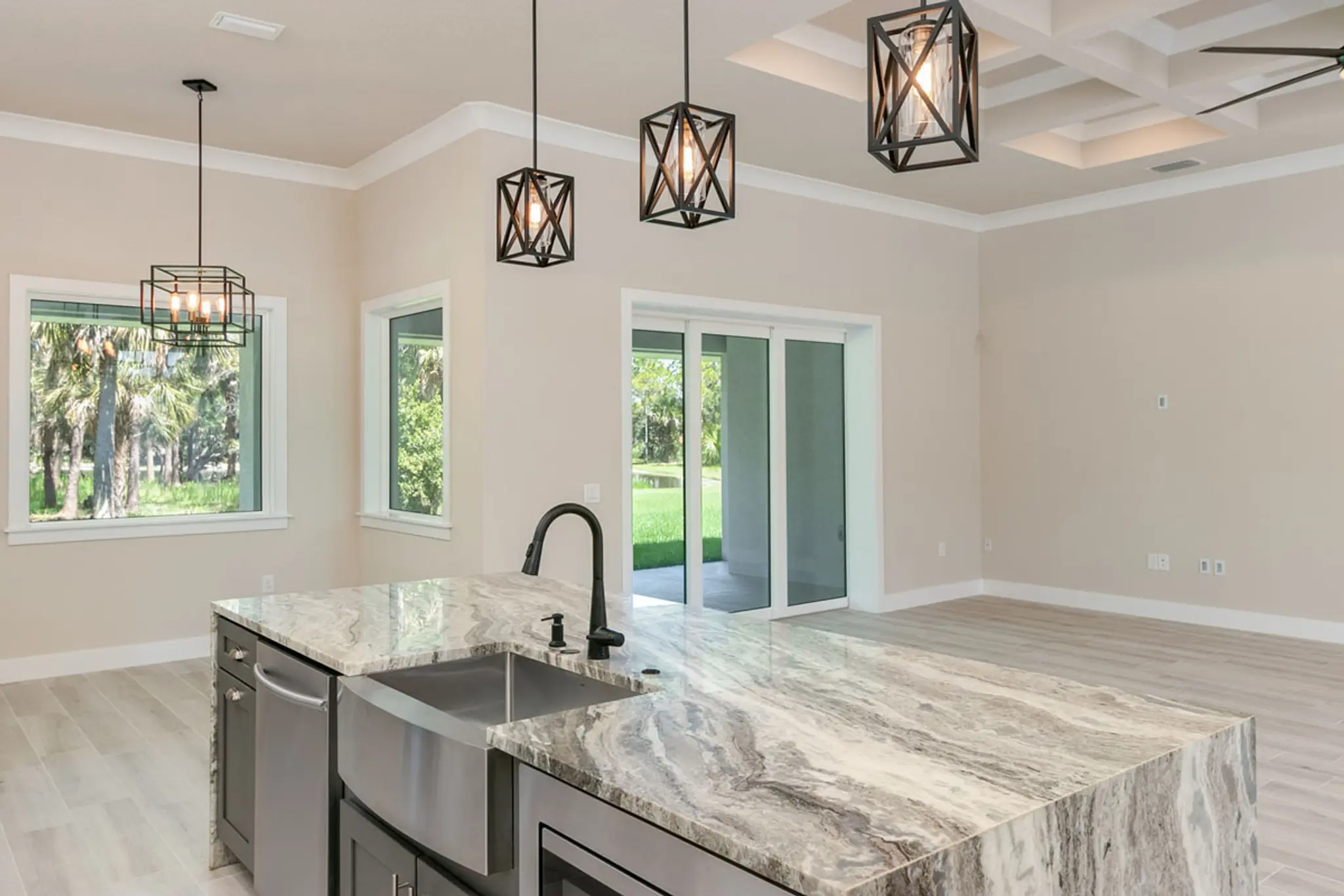 Arlington - Interior Photo 12