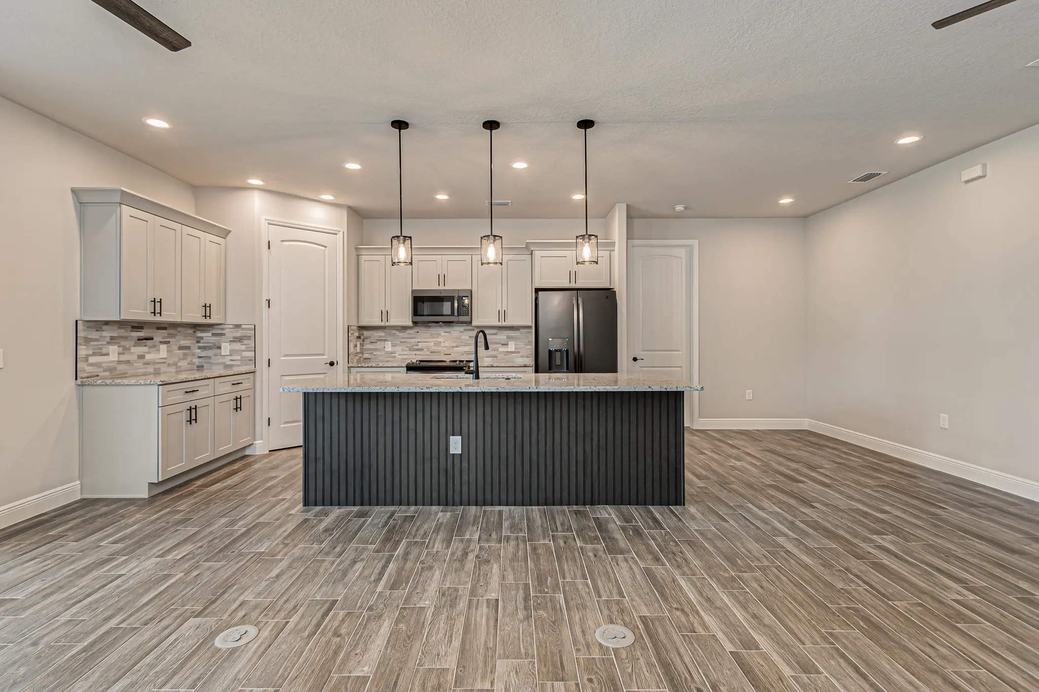 Lorraine - Interior Photo 26