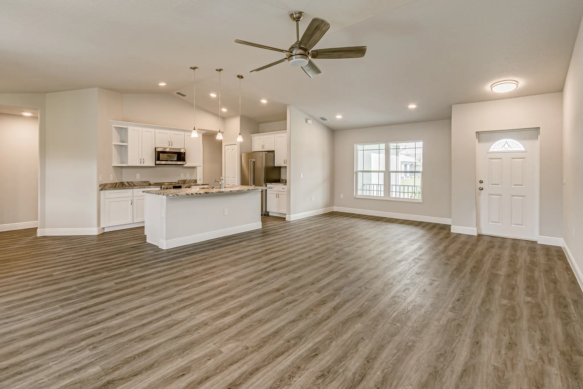 Gracie - Interior Photo 29