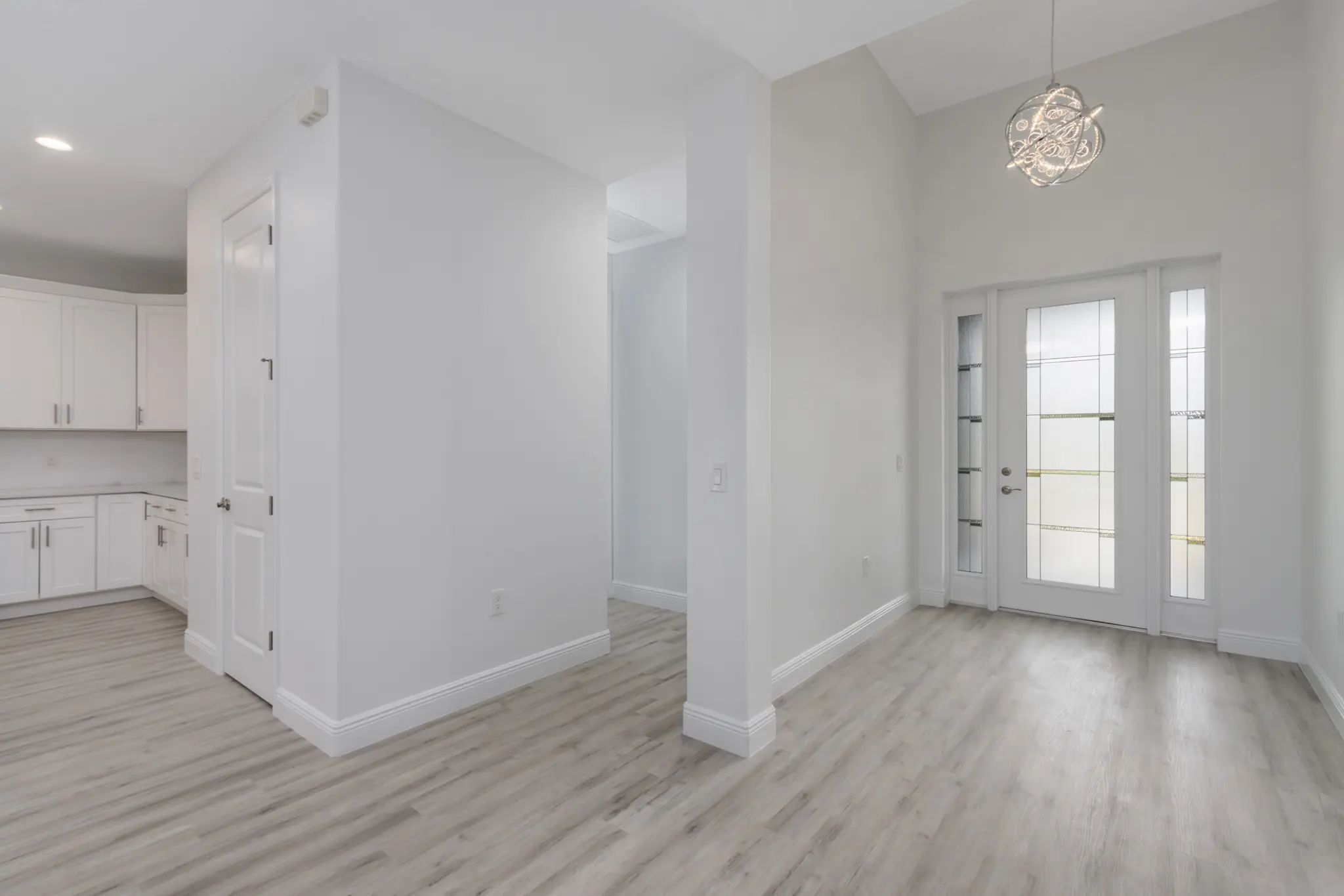 Lorraine - Interior Photo 25