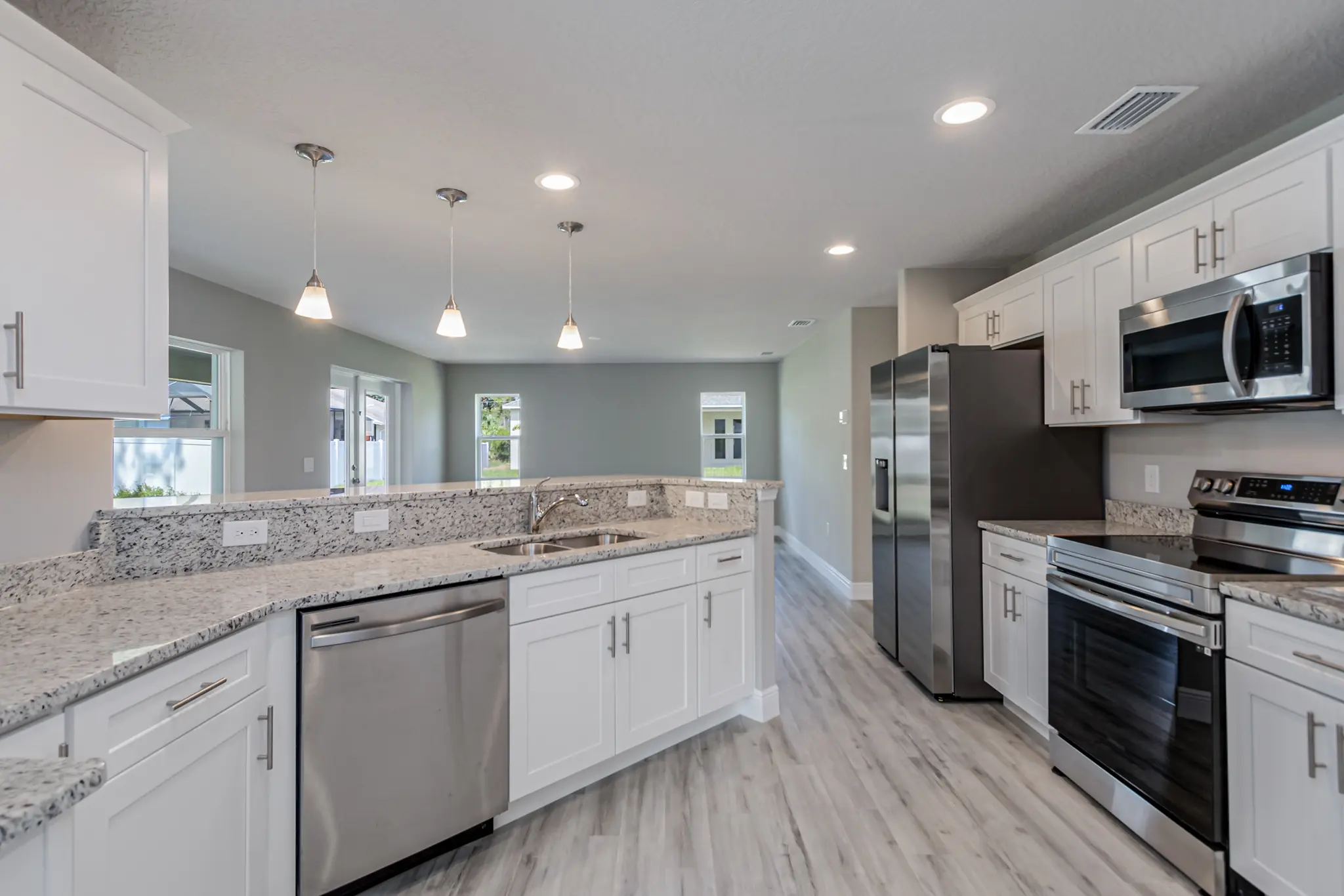 Springfield - Interior Photo 10