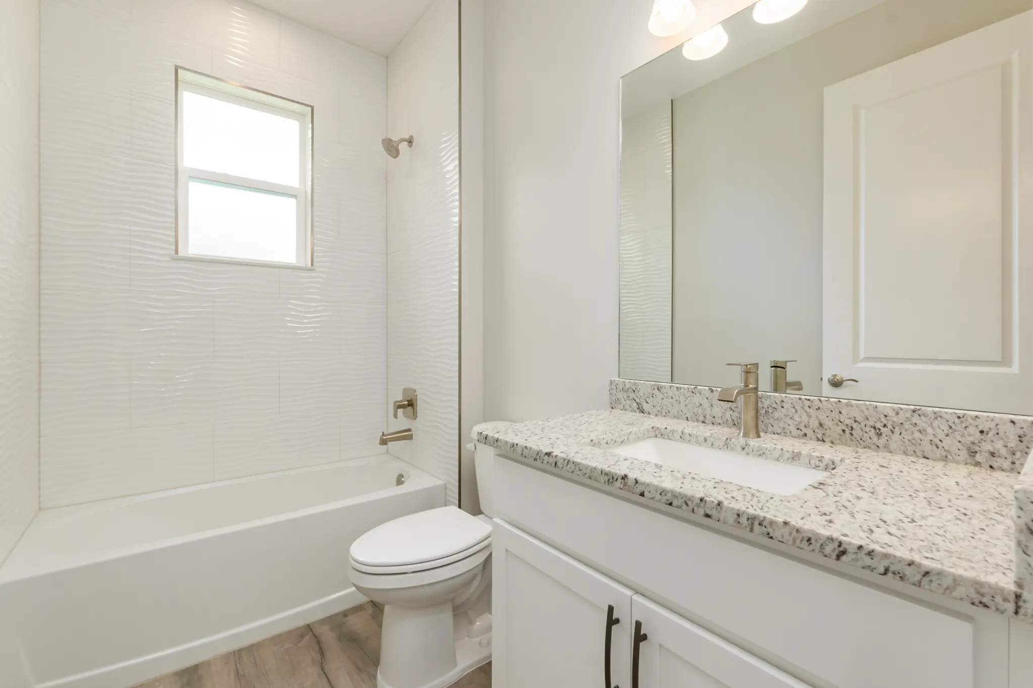 Springfield - Interior Photo 9