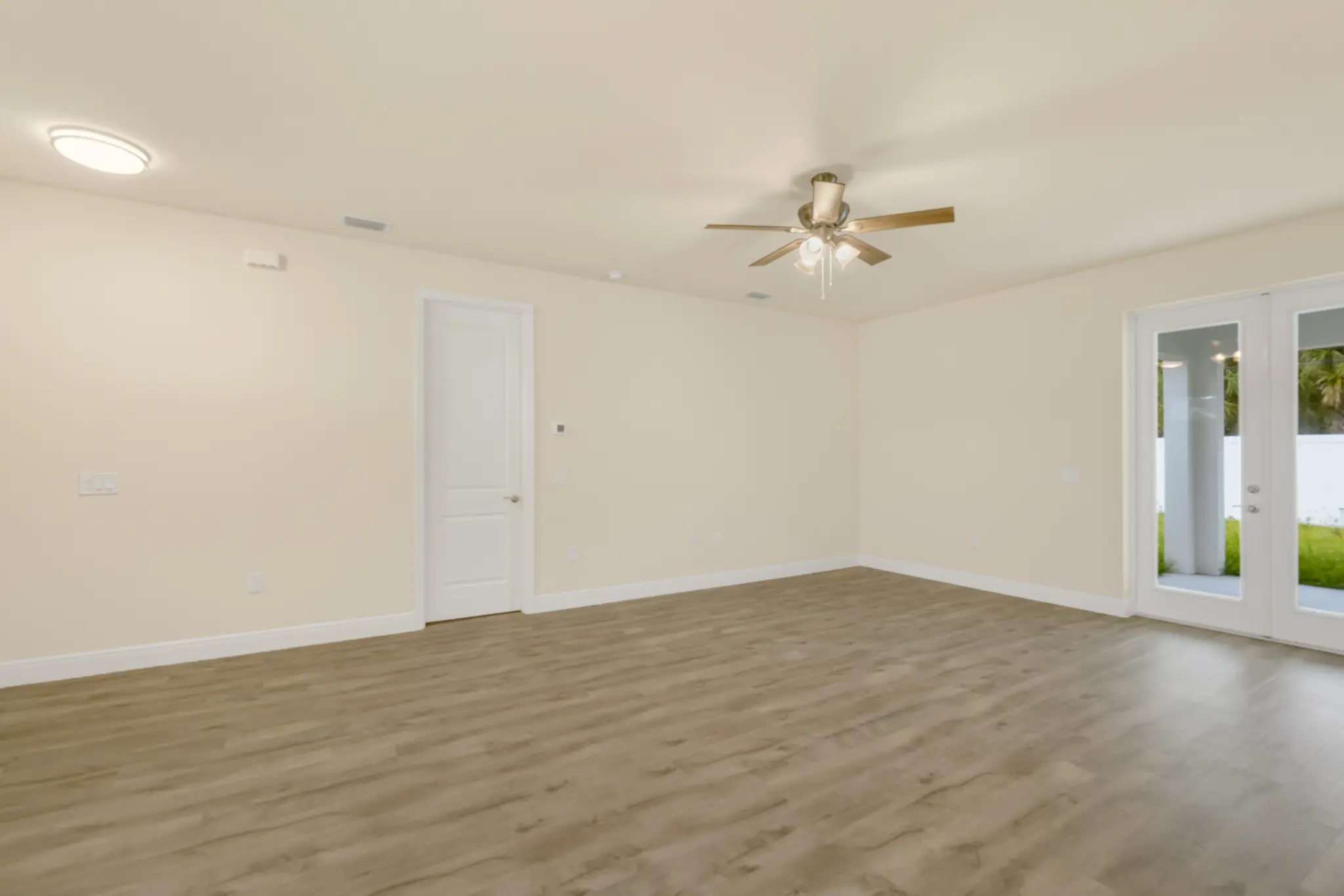 Gracie - Interior Photo 6