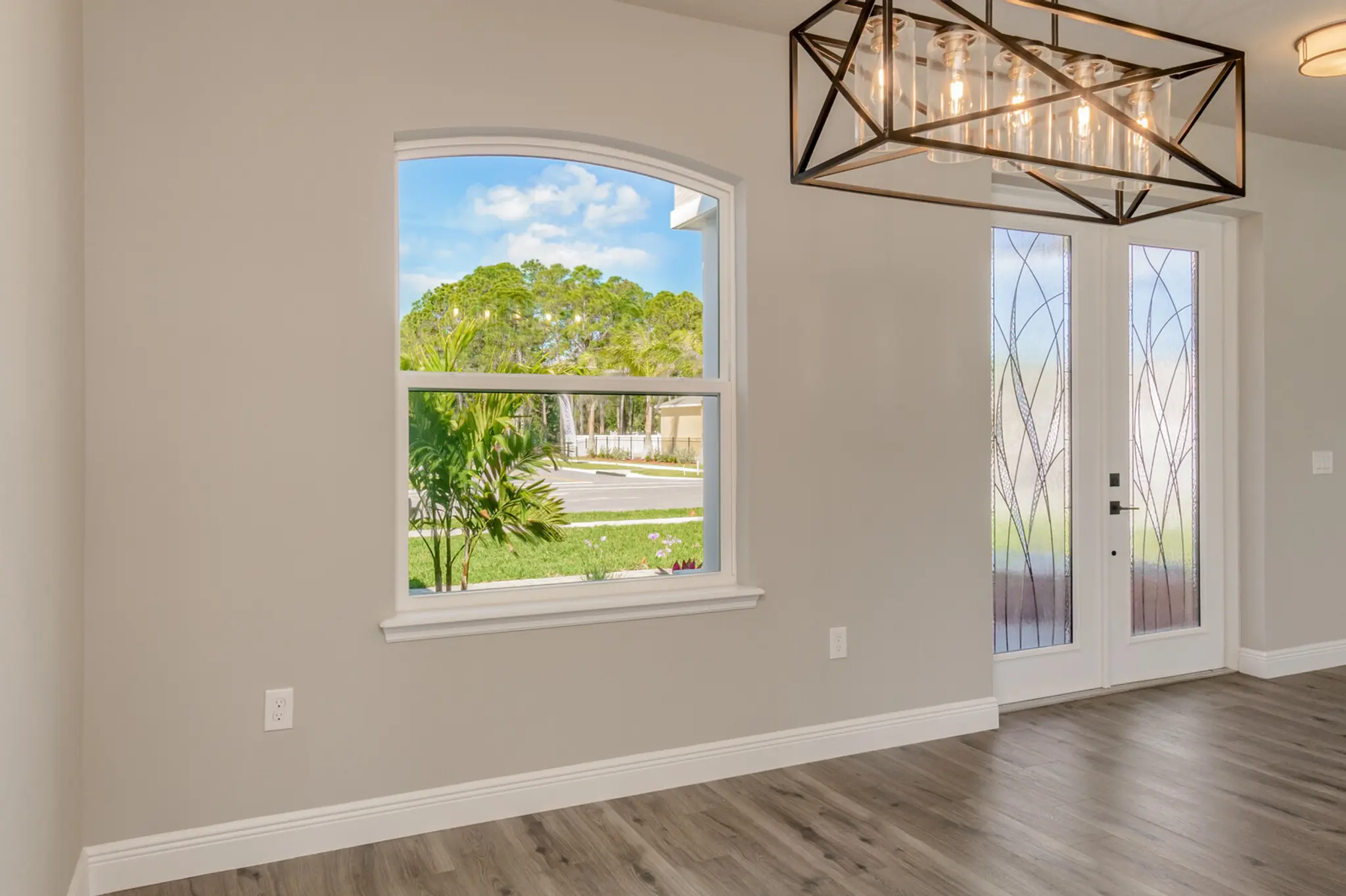 Batavia Three Car - Interior Photo 20