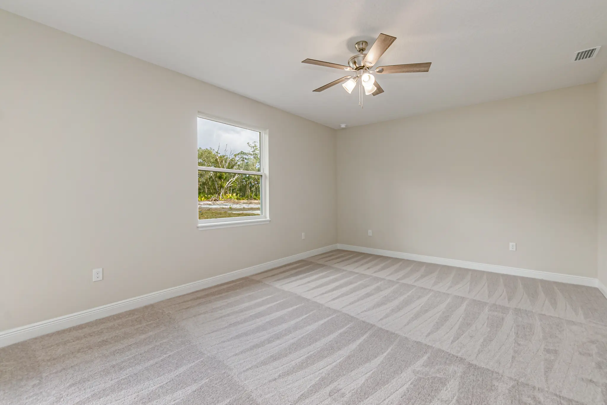 Batavia Three Car - Interior Photo 15