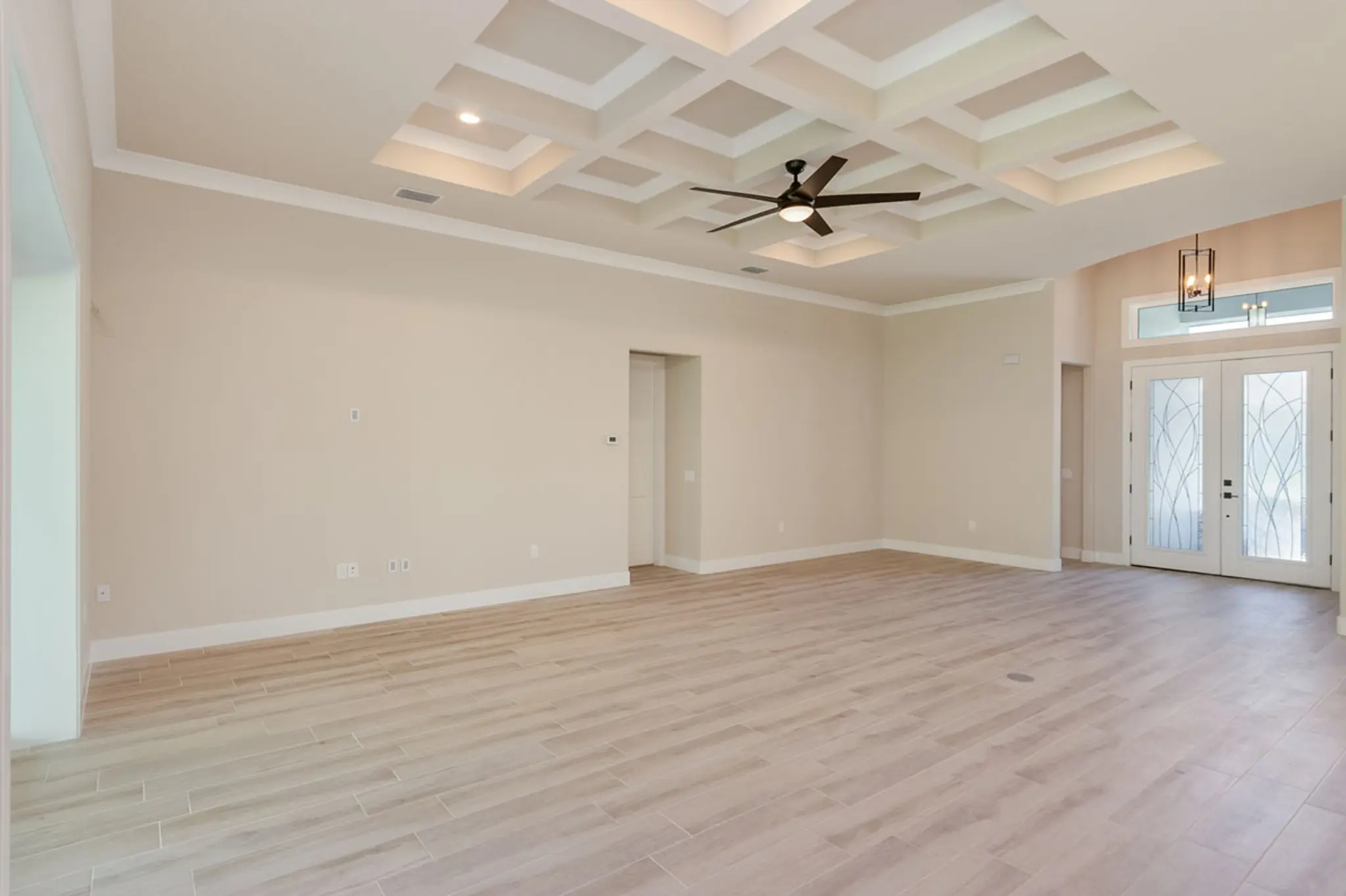 Arlington - Interior Photo 11