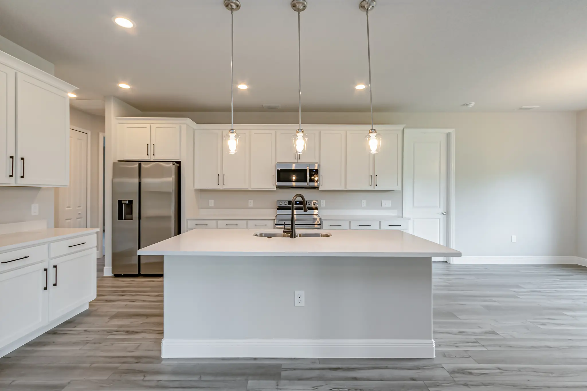 Lillian - Interior Photo 17