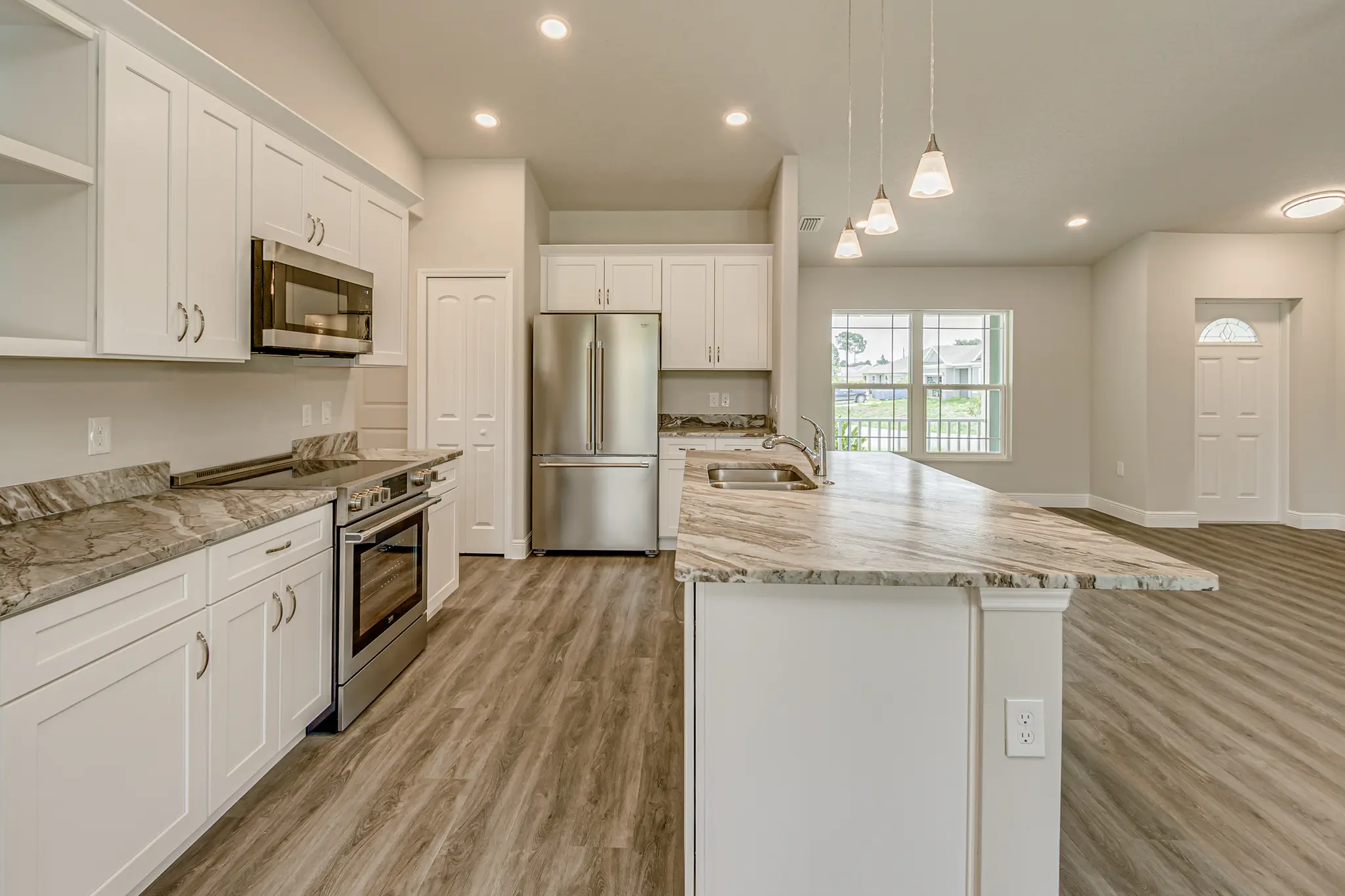 Gracie - Interior Photo 28