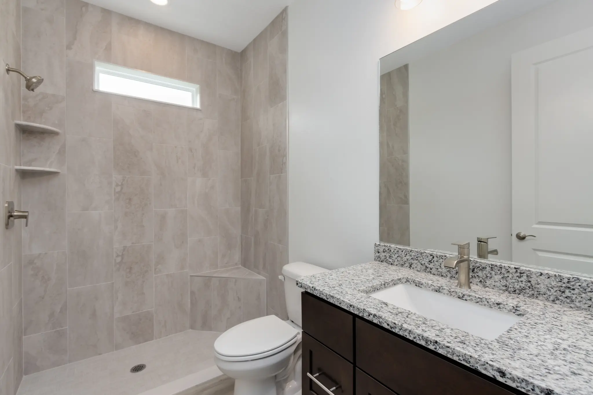 Lorraine - Interior Photo 22