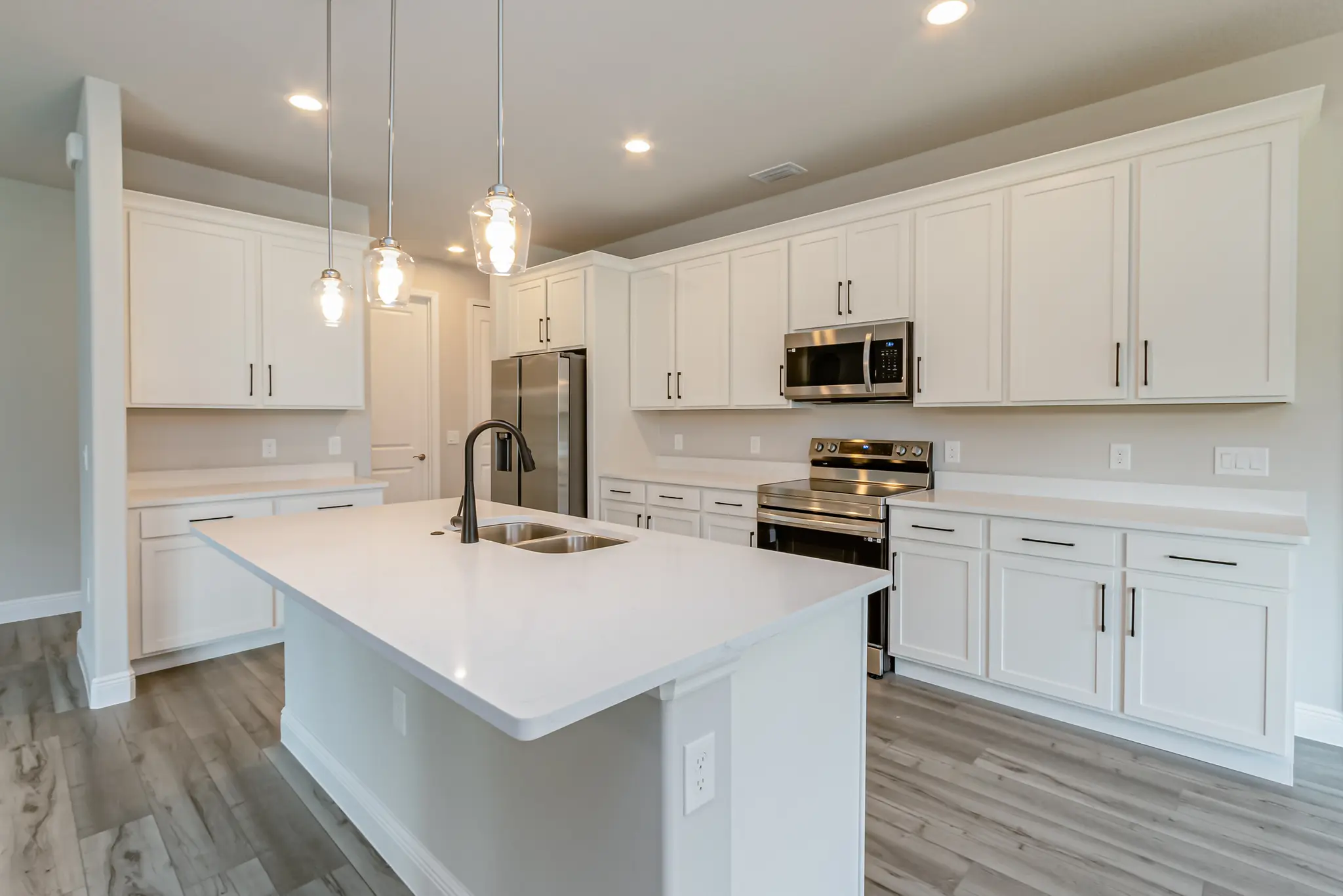 Lillian - Interior Photo 16