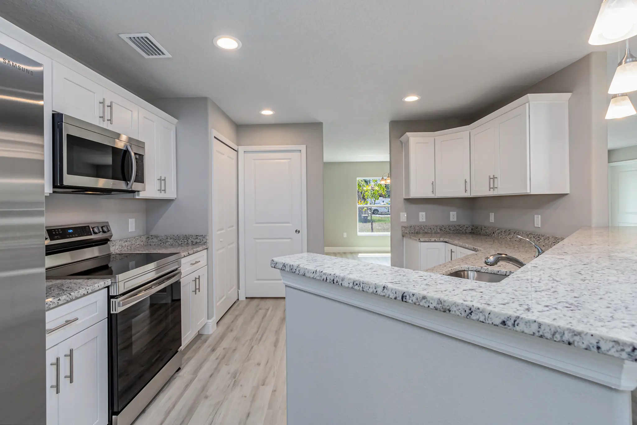 Springfield - Interior Photo 21