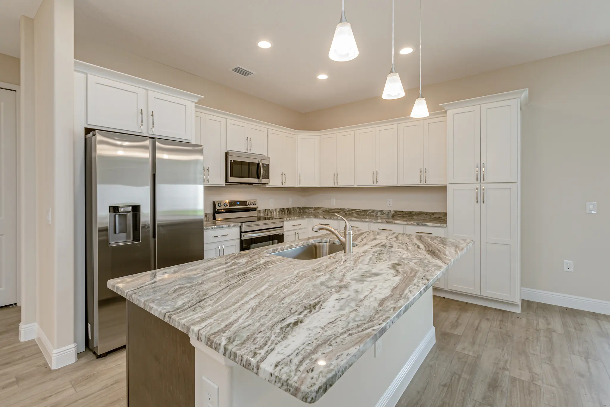 Savoy - Interior Photo 10