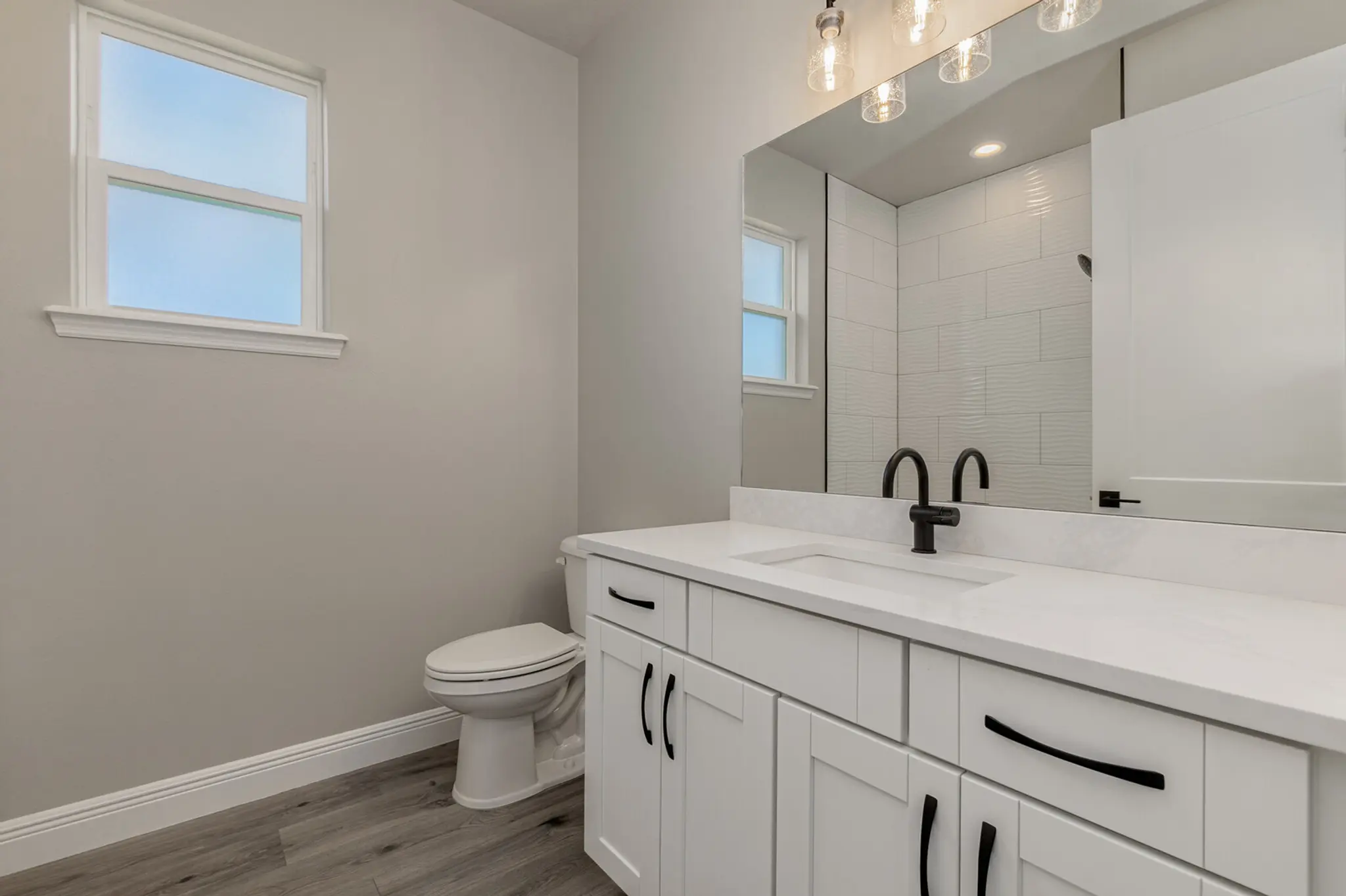 Batavia Three Car - Interior Photo 27