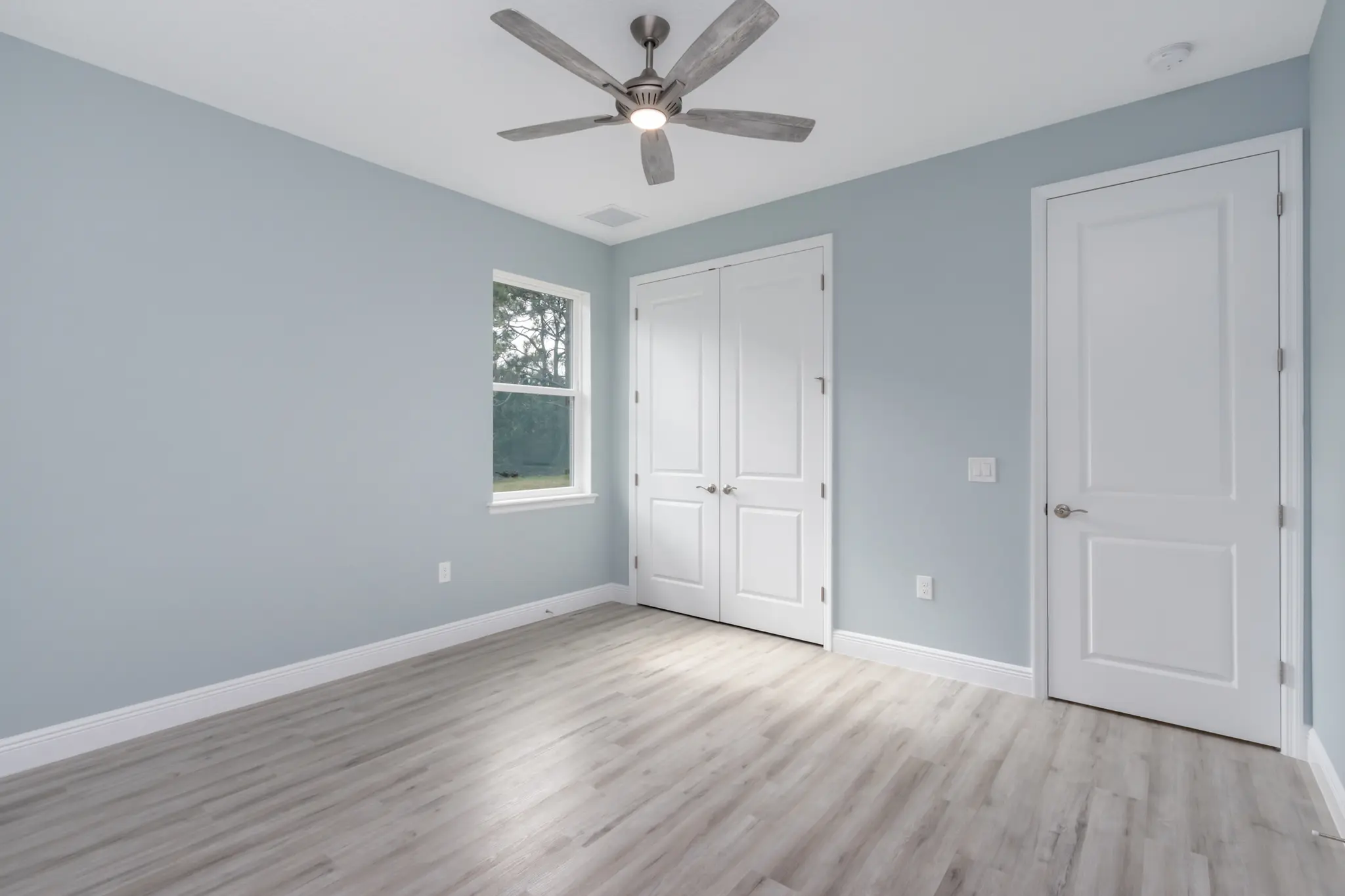 Lorraine - Interior Photo 20