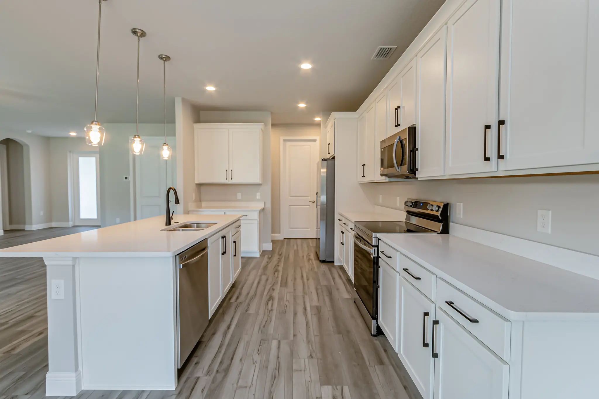 Lillian - Interior Photo 3