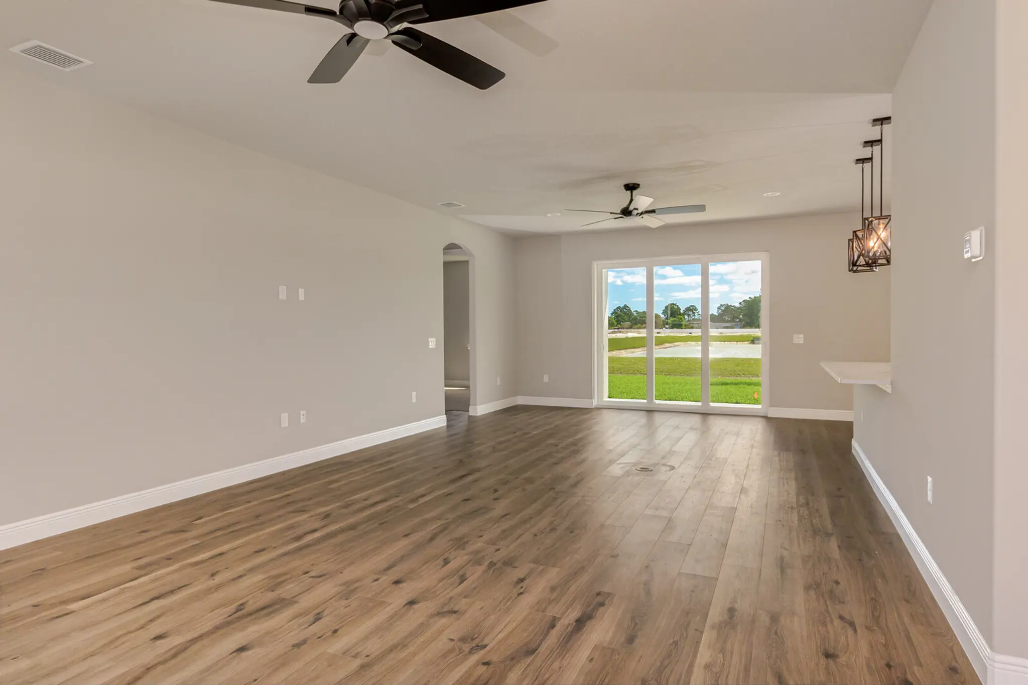 Batavia Three Car - Interior Photo 19