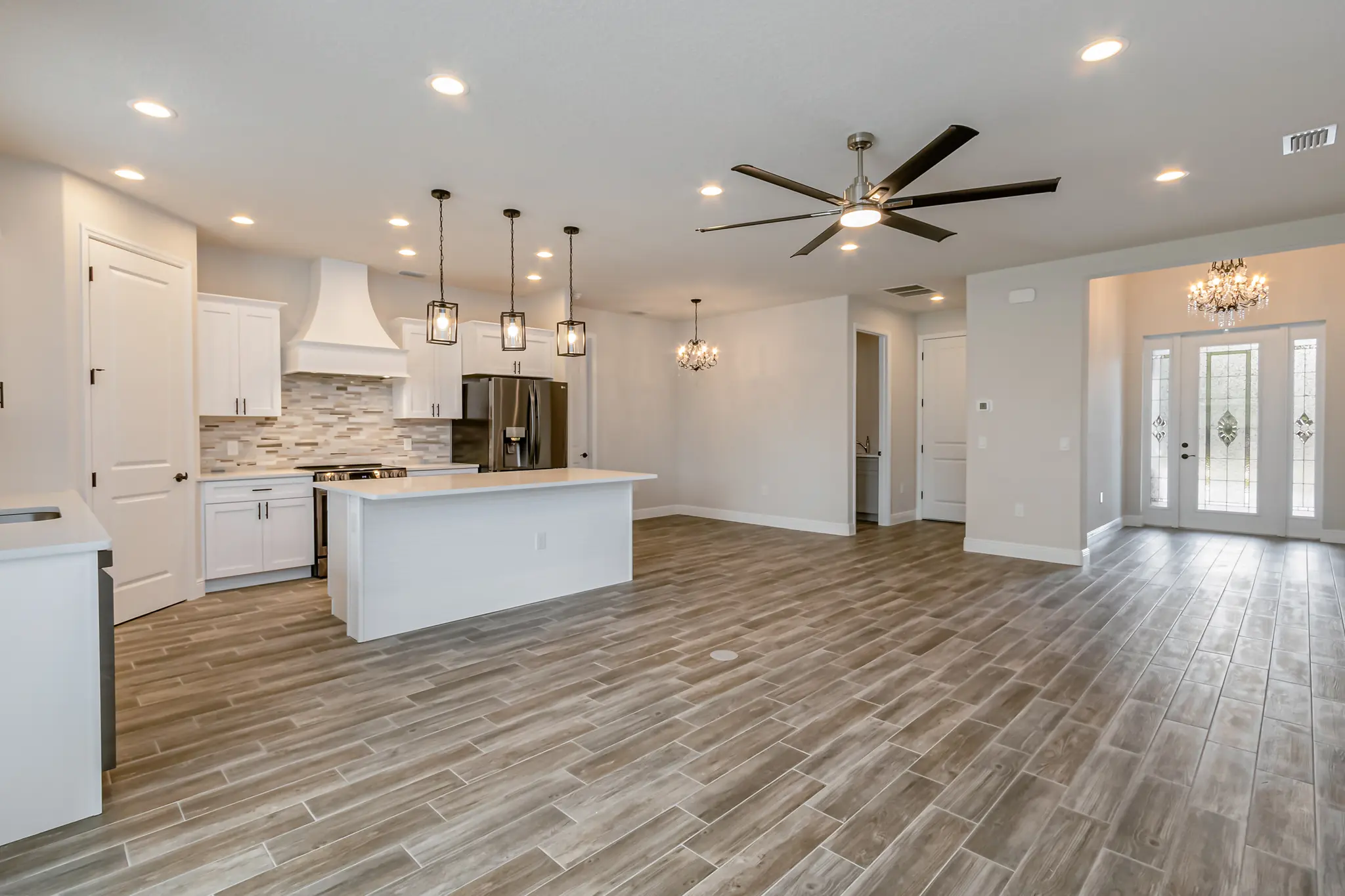 Lorraine - Interior Photo 31