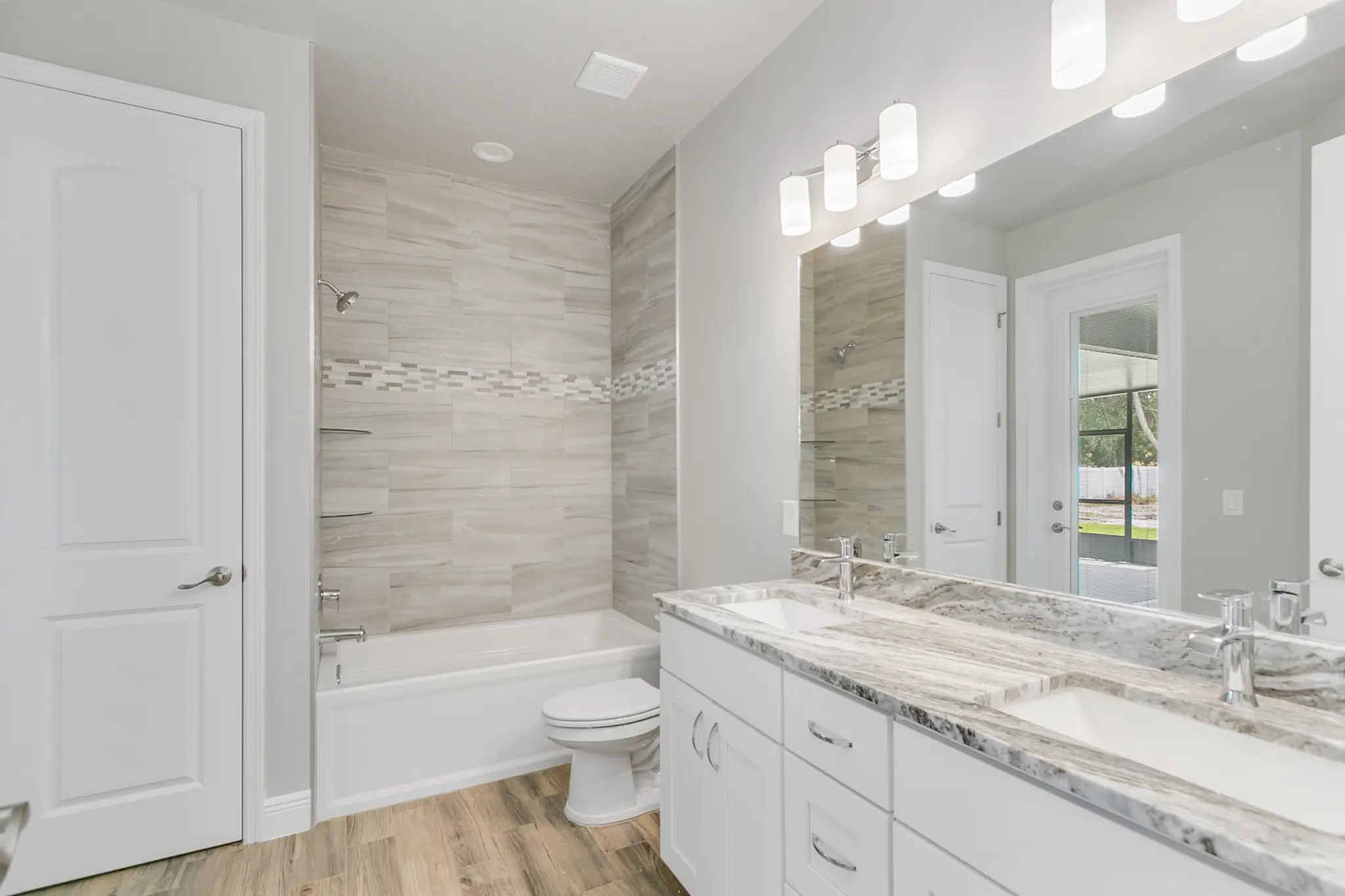 Kaia - Interior Photo 23