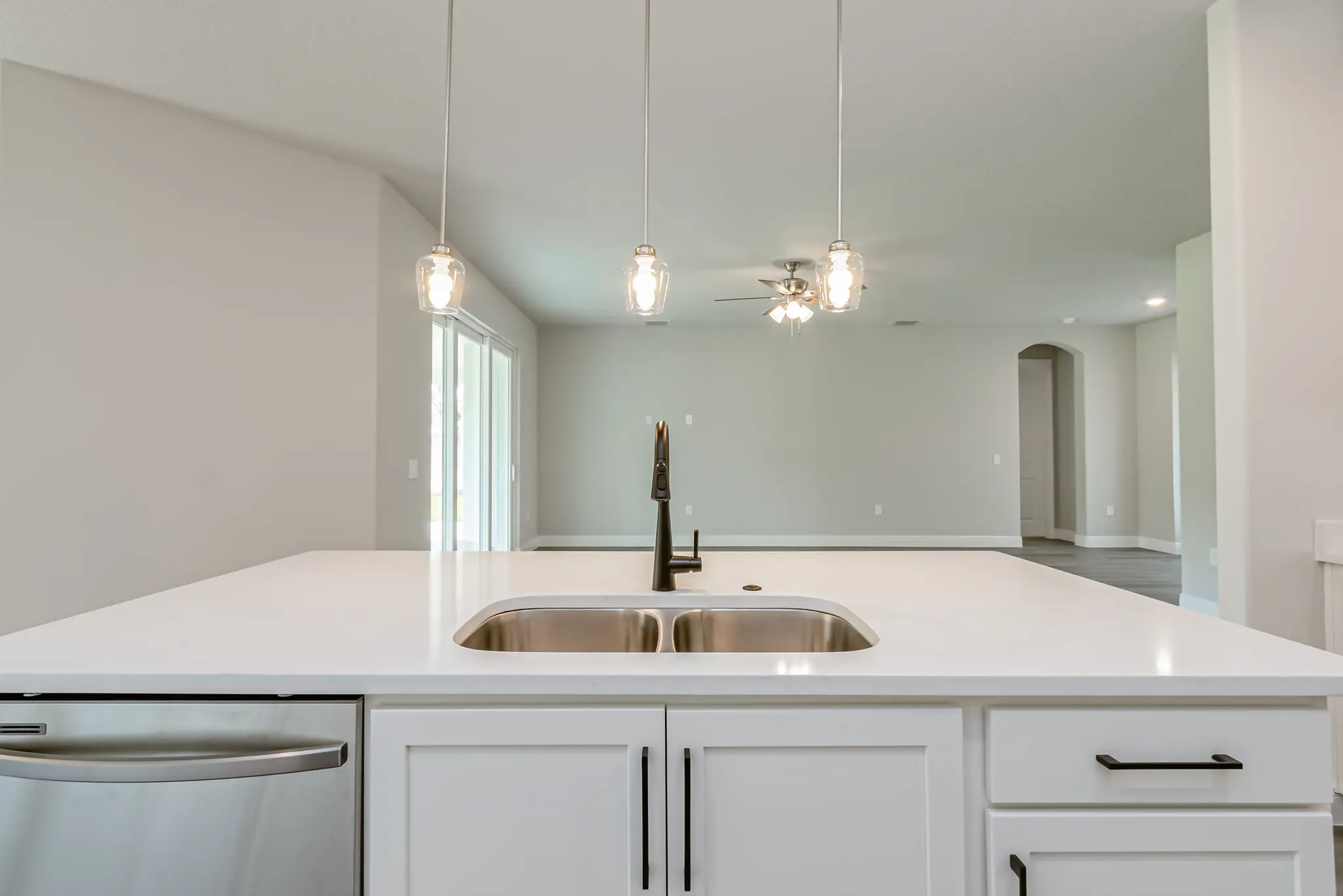 Lillian - Interior Photo 15