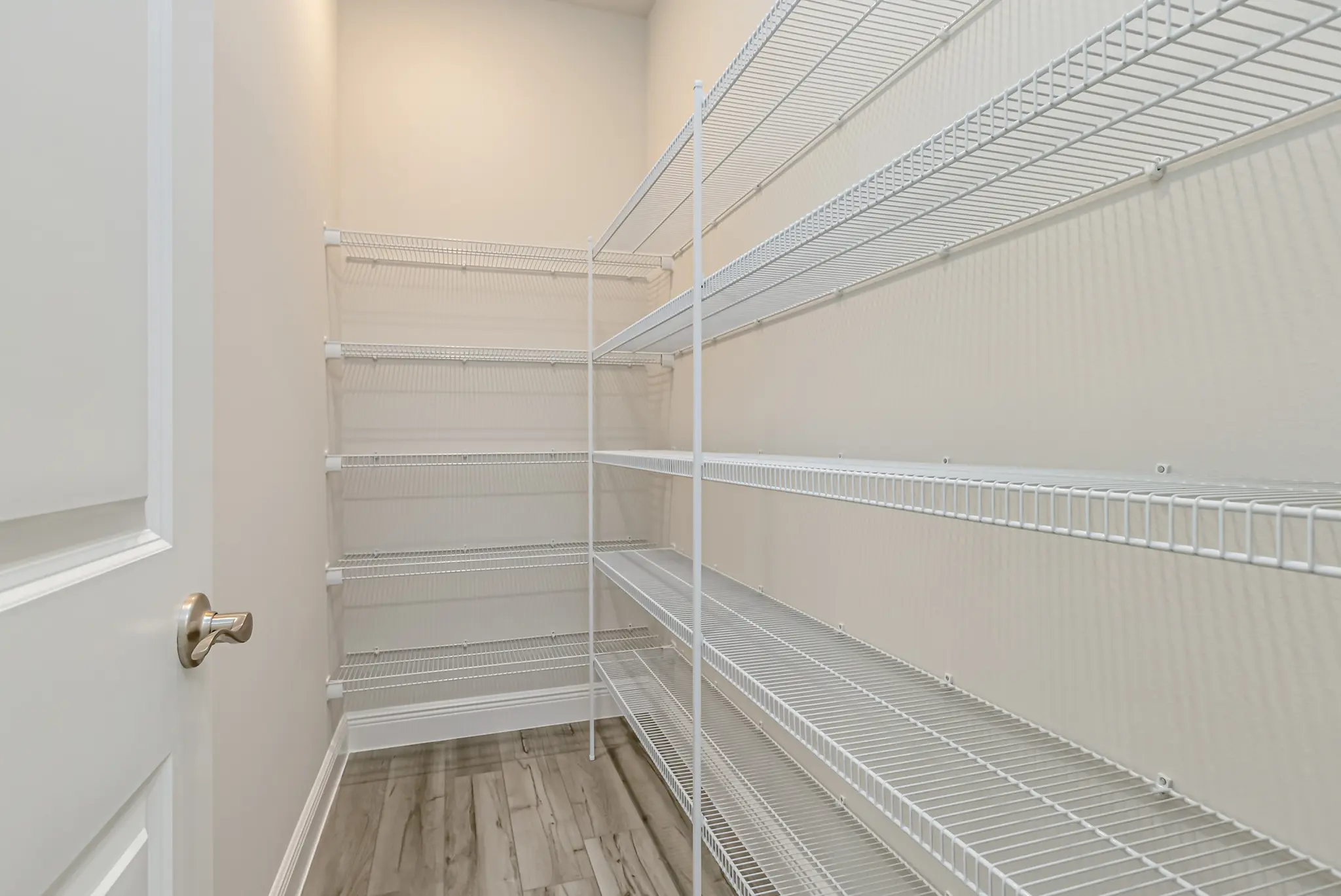 Lillian - Interior Photo 14