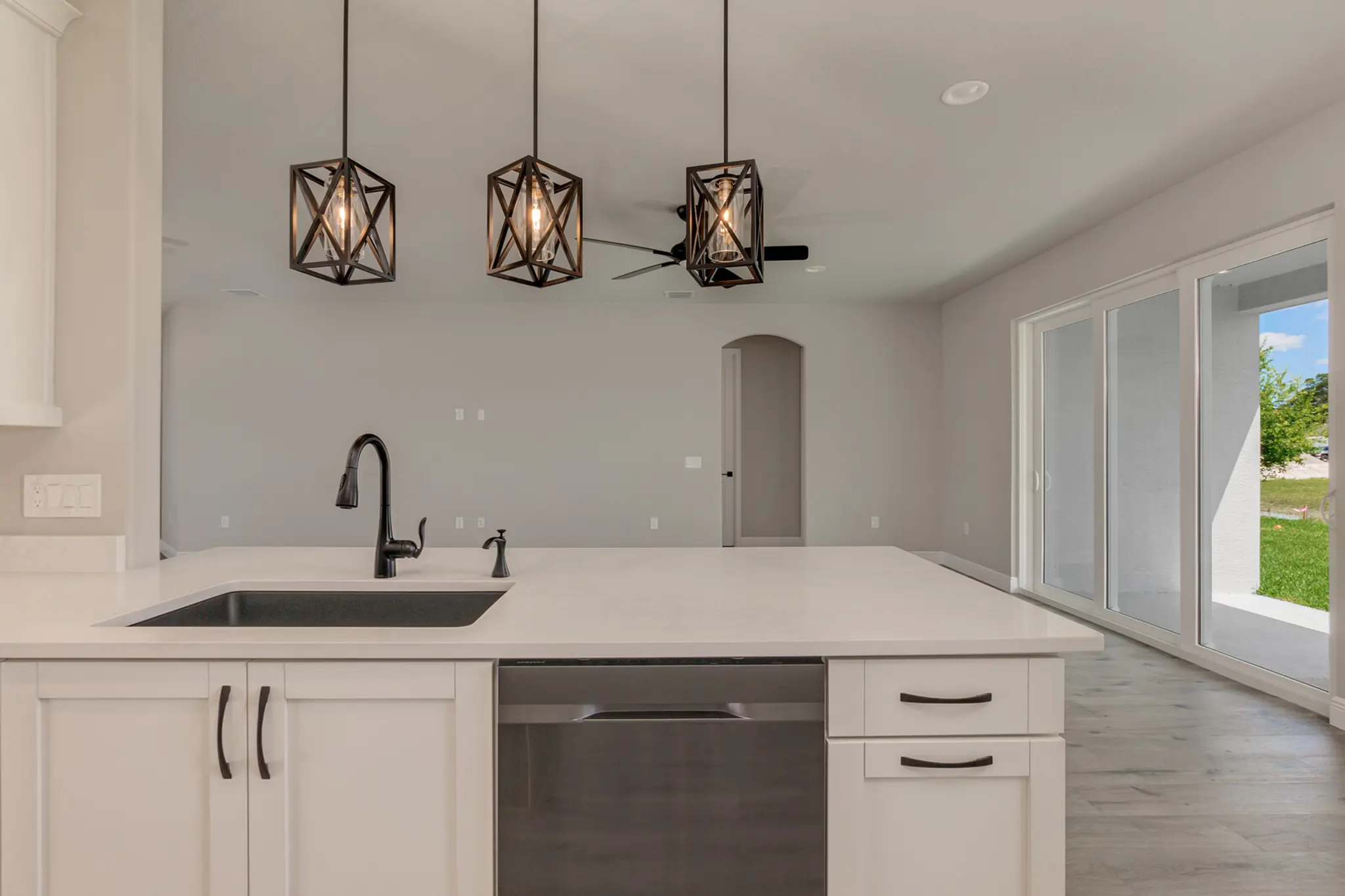 Batavia Three Car - Interior Photo 17