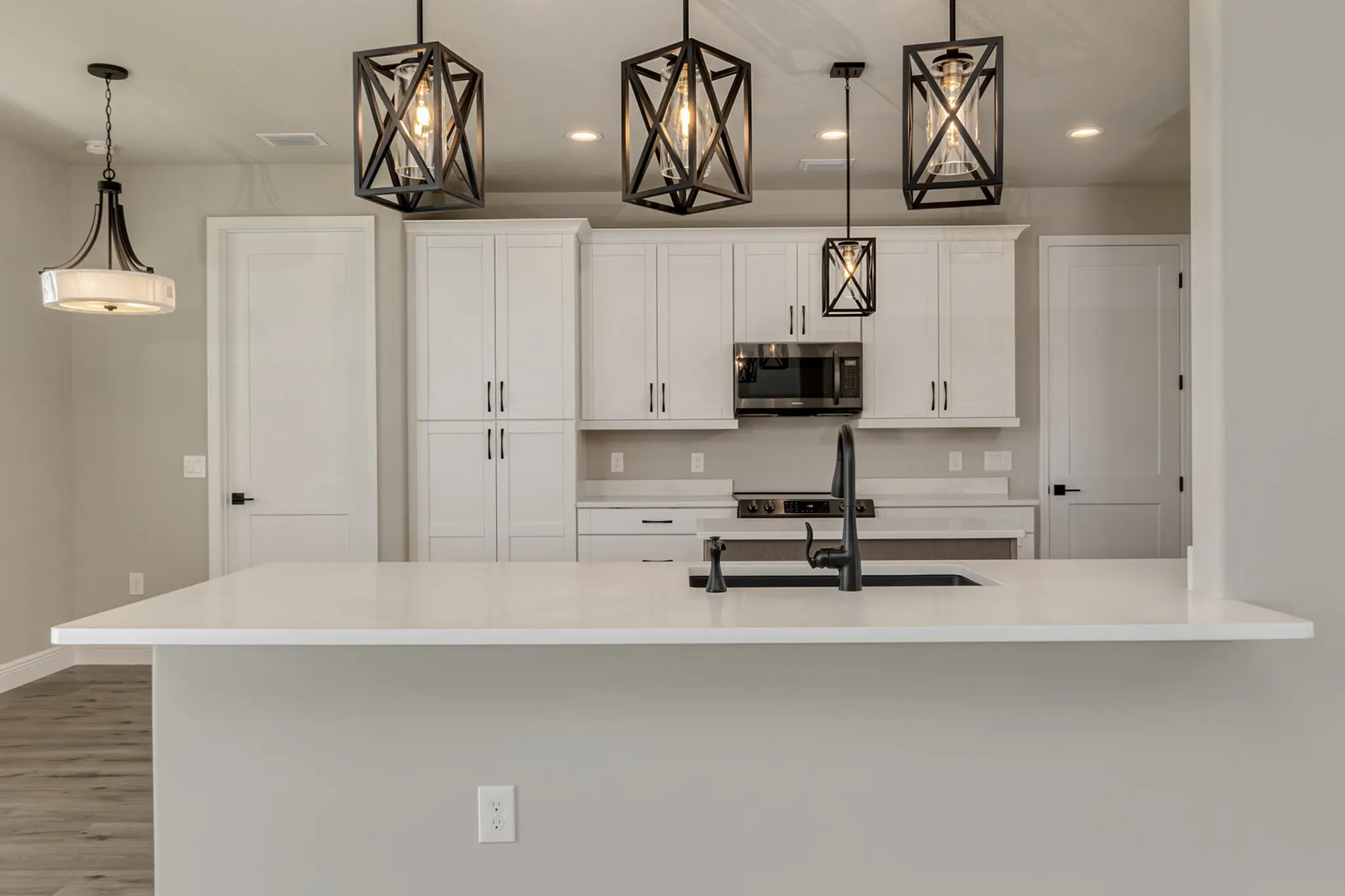 Batavia Three Car - Interior Photo 18