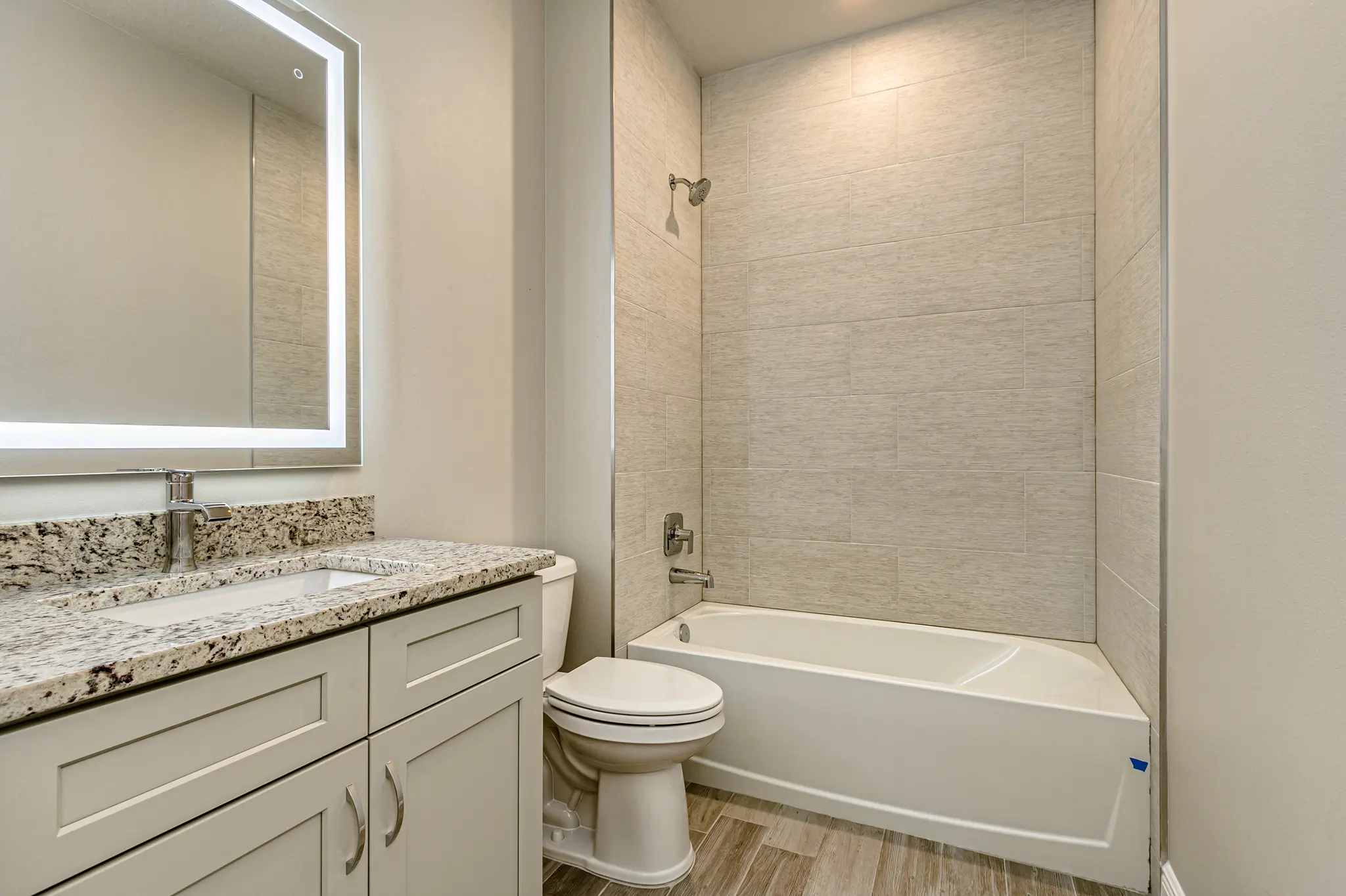 Kaia - Interior Photo 16