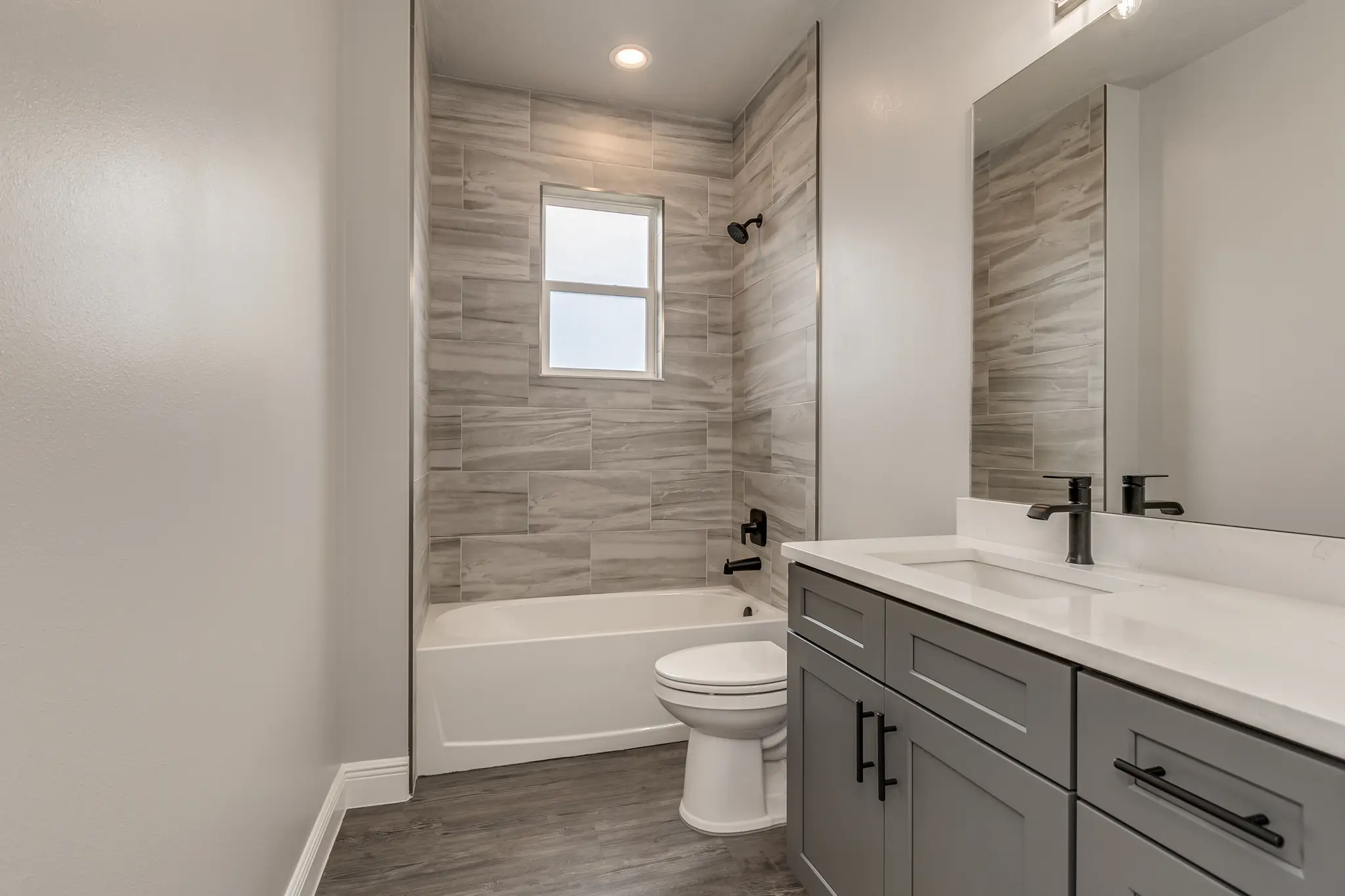 Barrington - Interior Photo 19