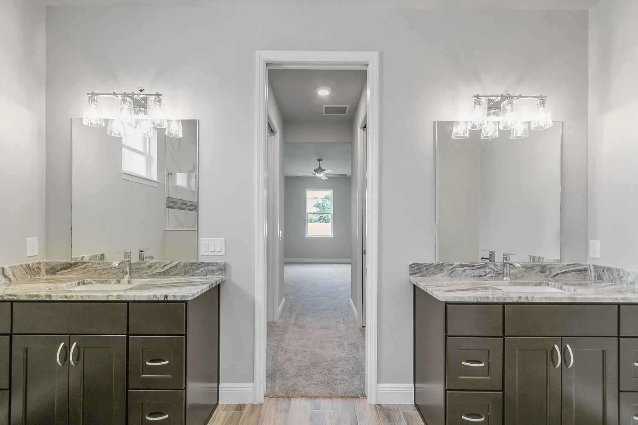 Kaia - Interior Photo 15