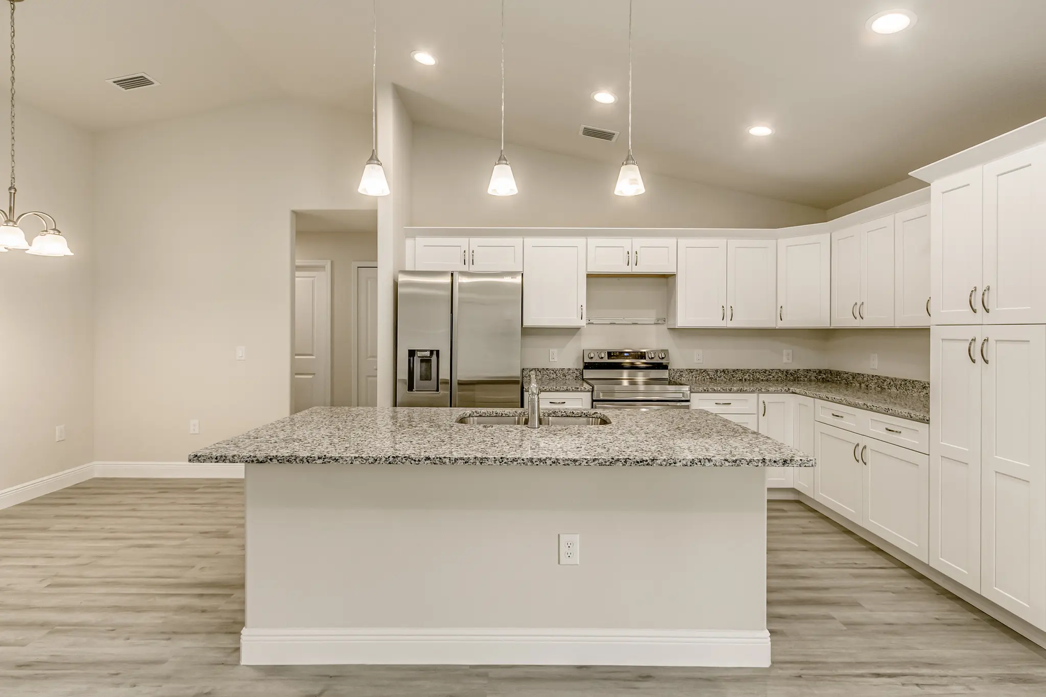 Savoy - Interior Photo 21