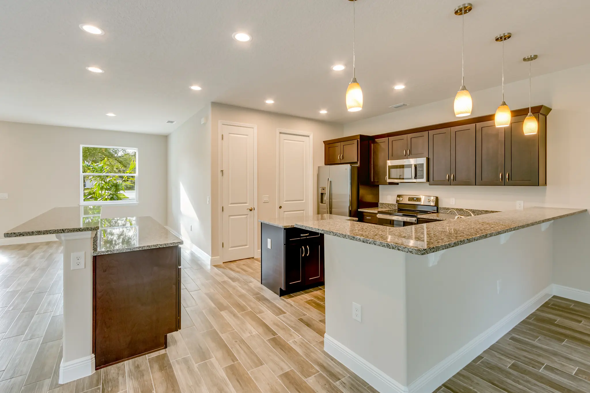 Michelle - Interior Photo 7