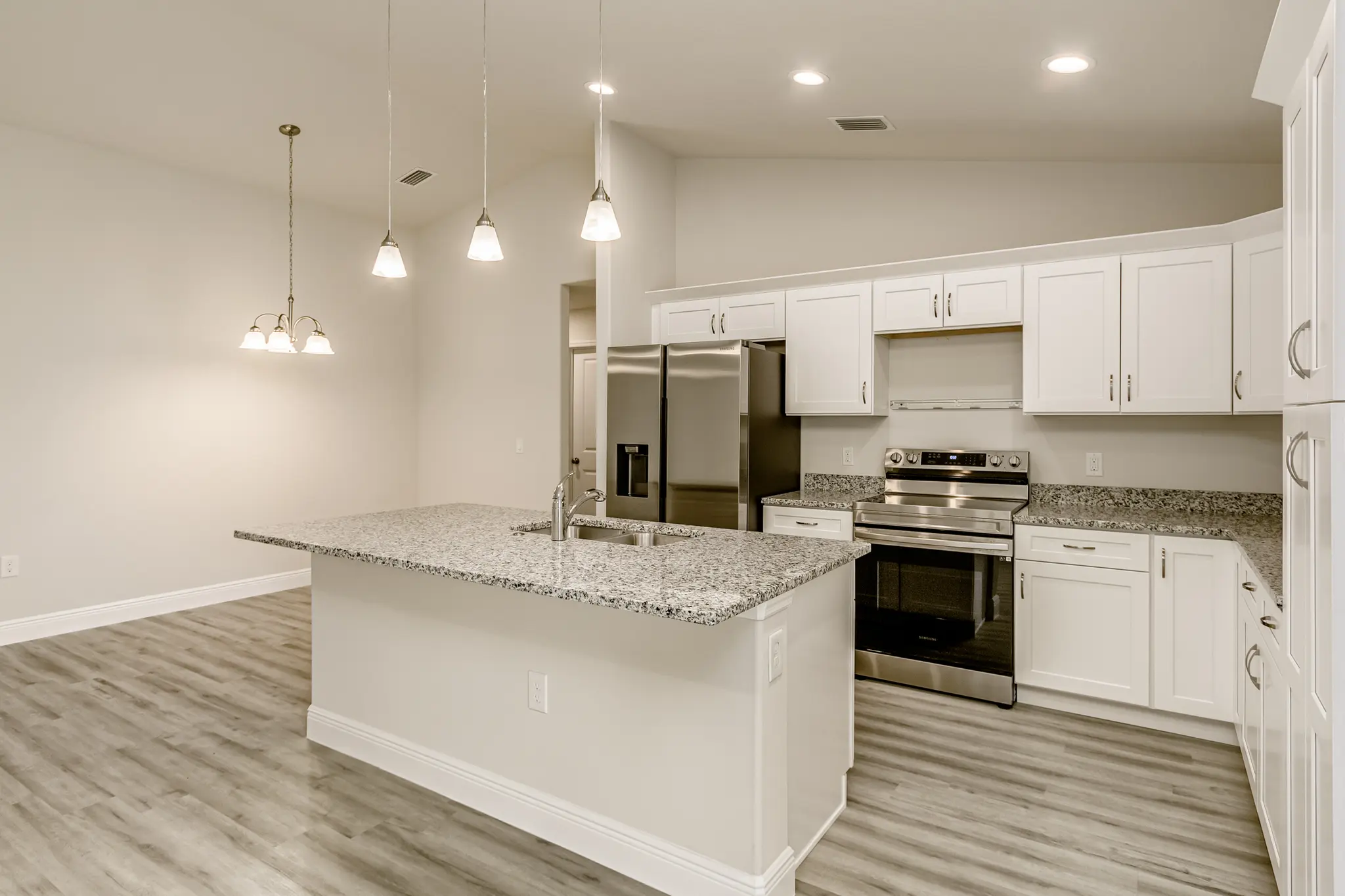 Savoy - Interior Photo 5