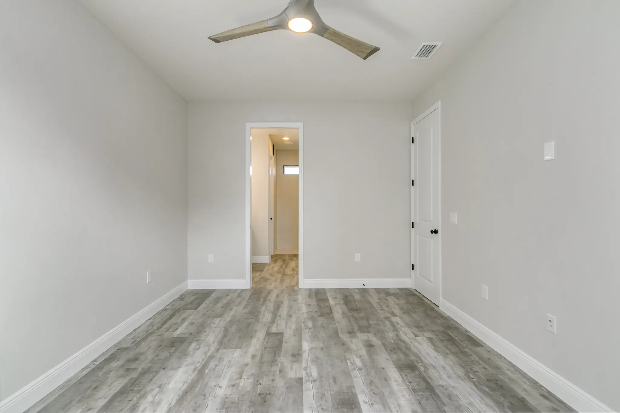 Gracie - Interior Photo 11