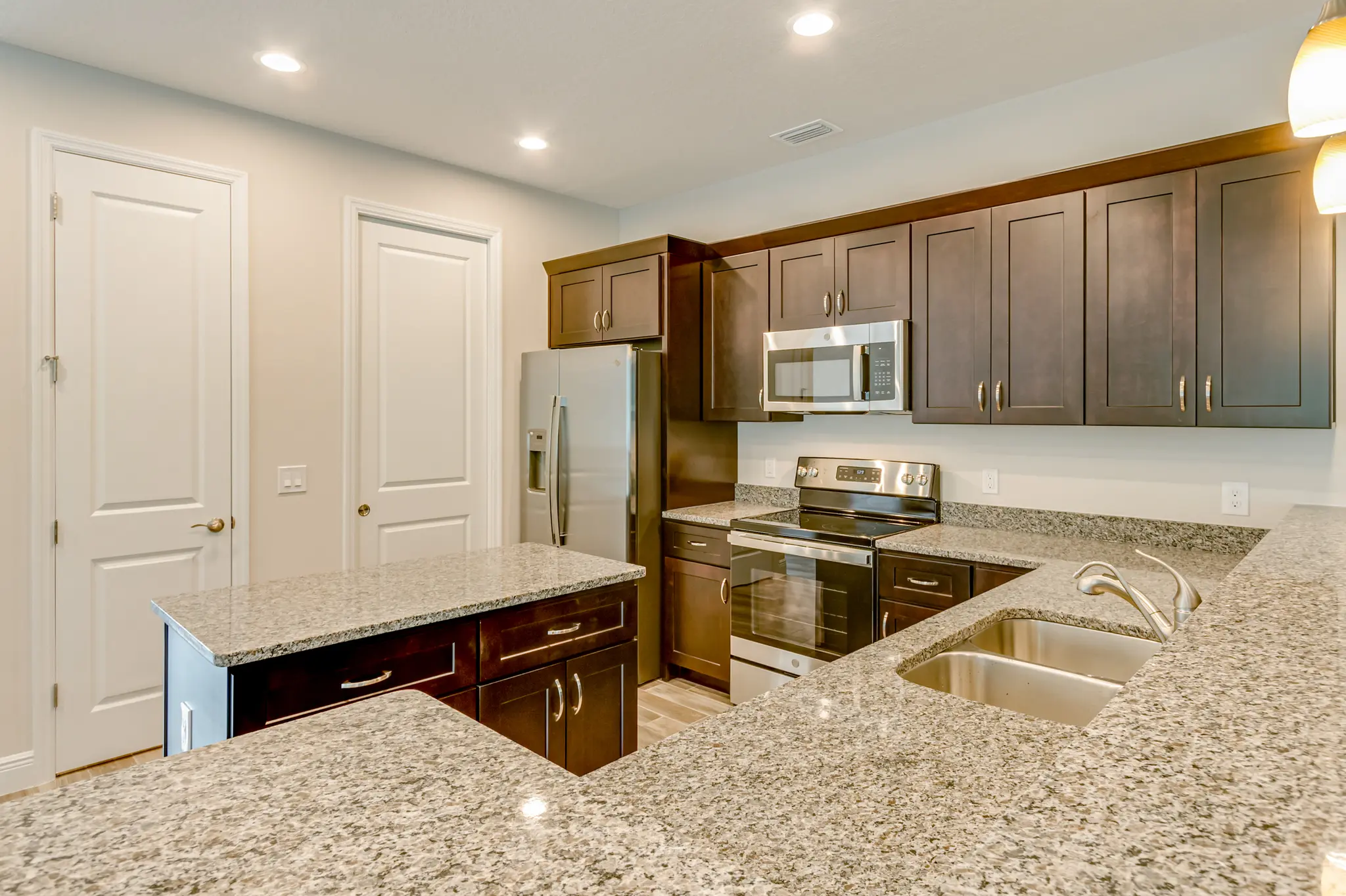 Michelle - Interior Photo 8