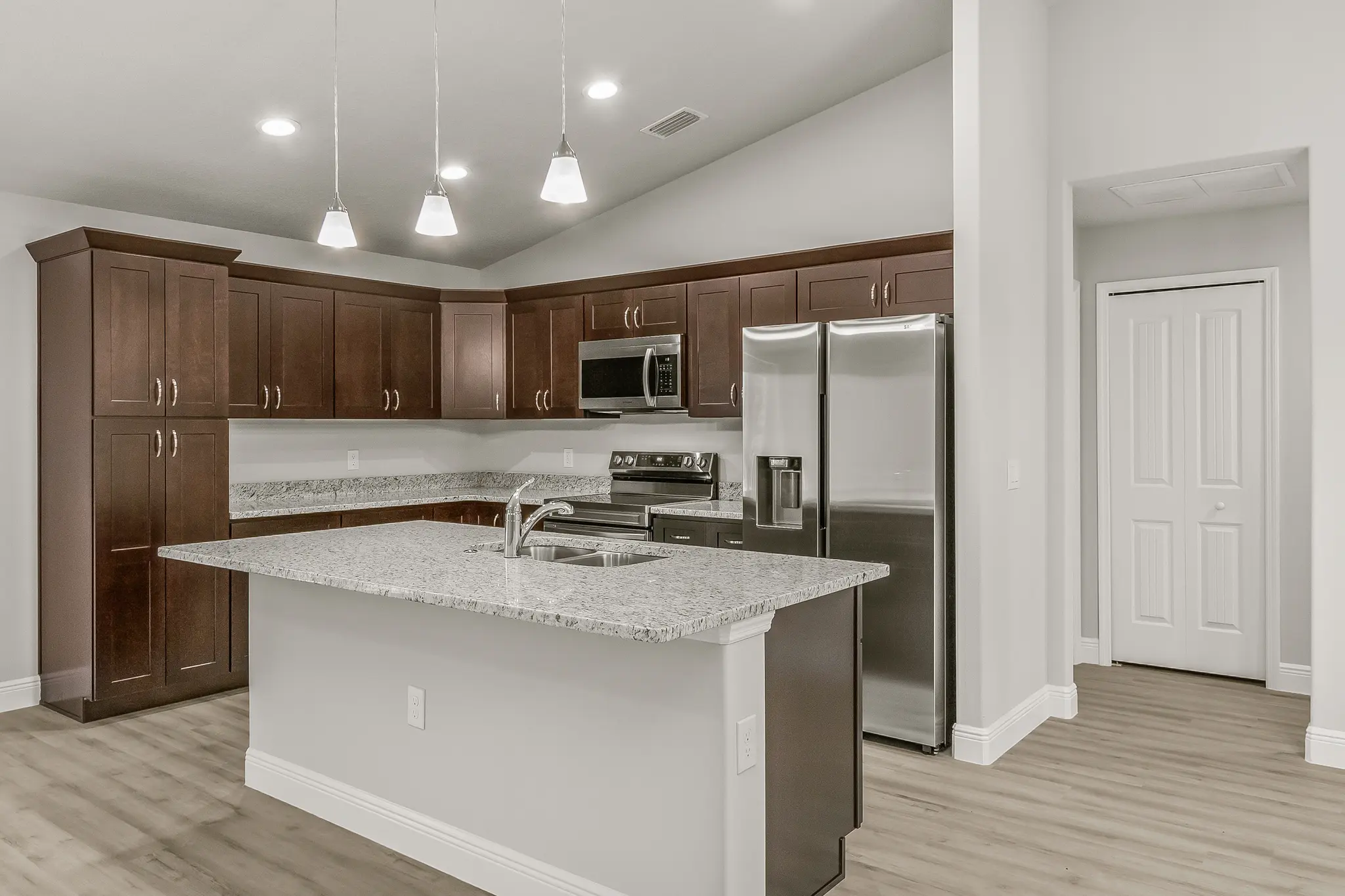 Savoy - Interior Photo 4