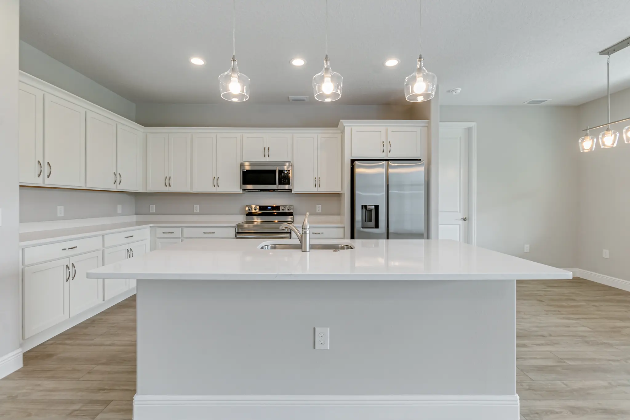 Lorraine - Interior Photo 14