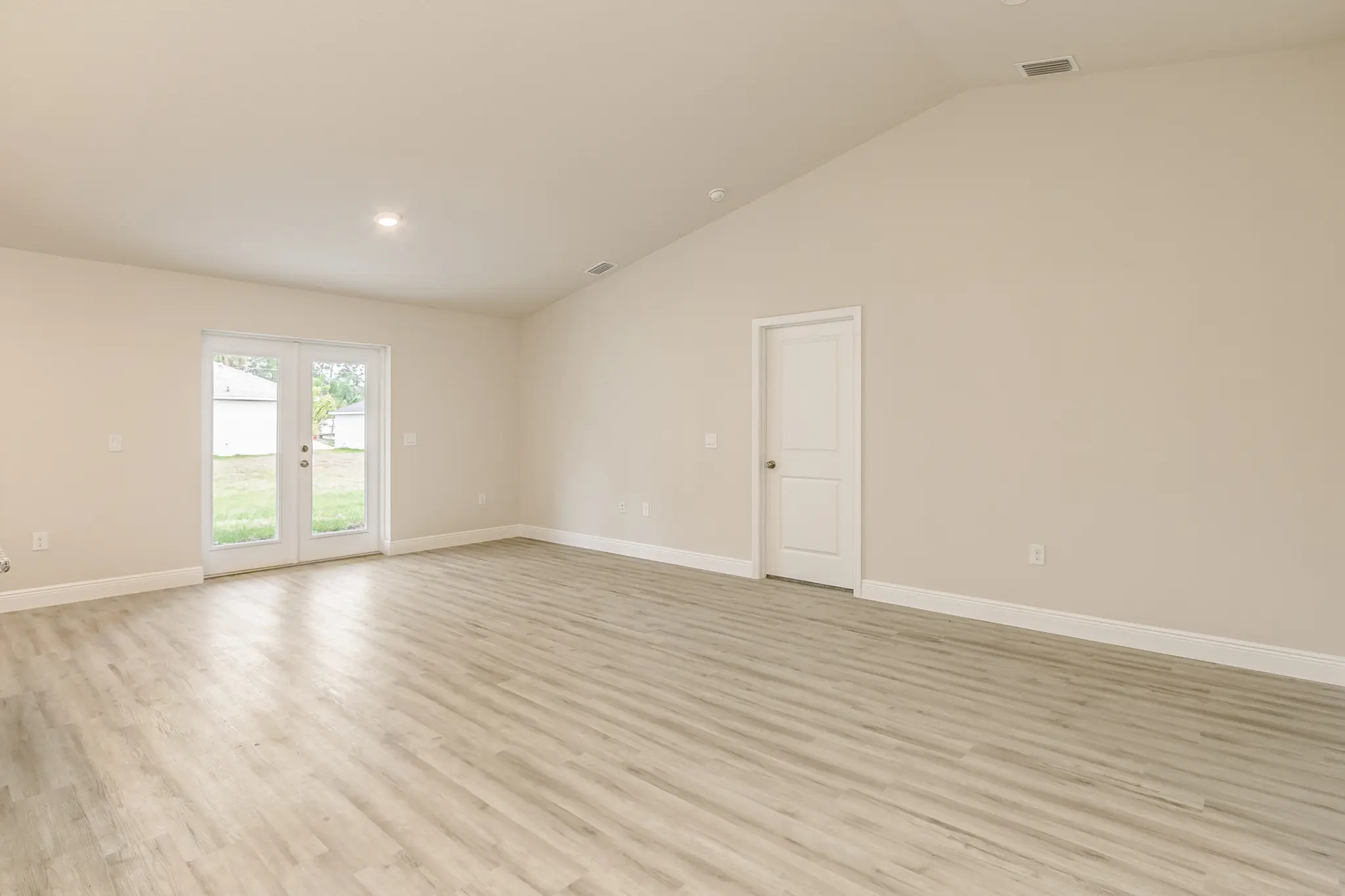 Savoy - Interior Photo 25