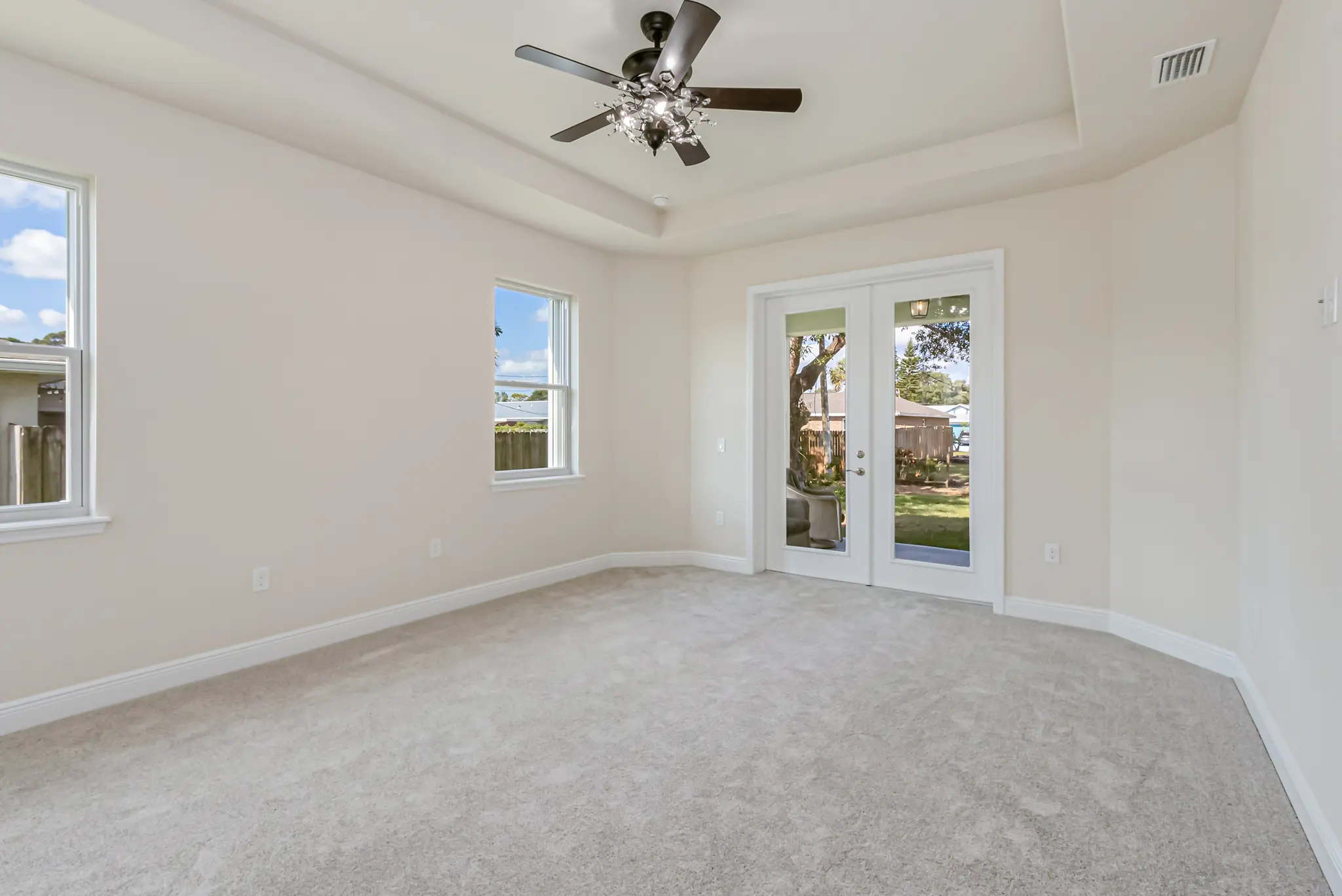 Springfield - Interior Photo 12