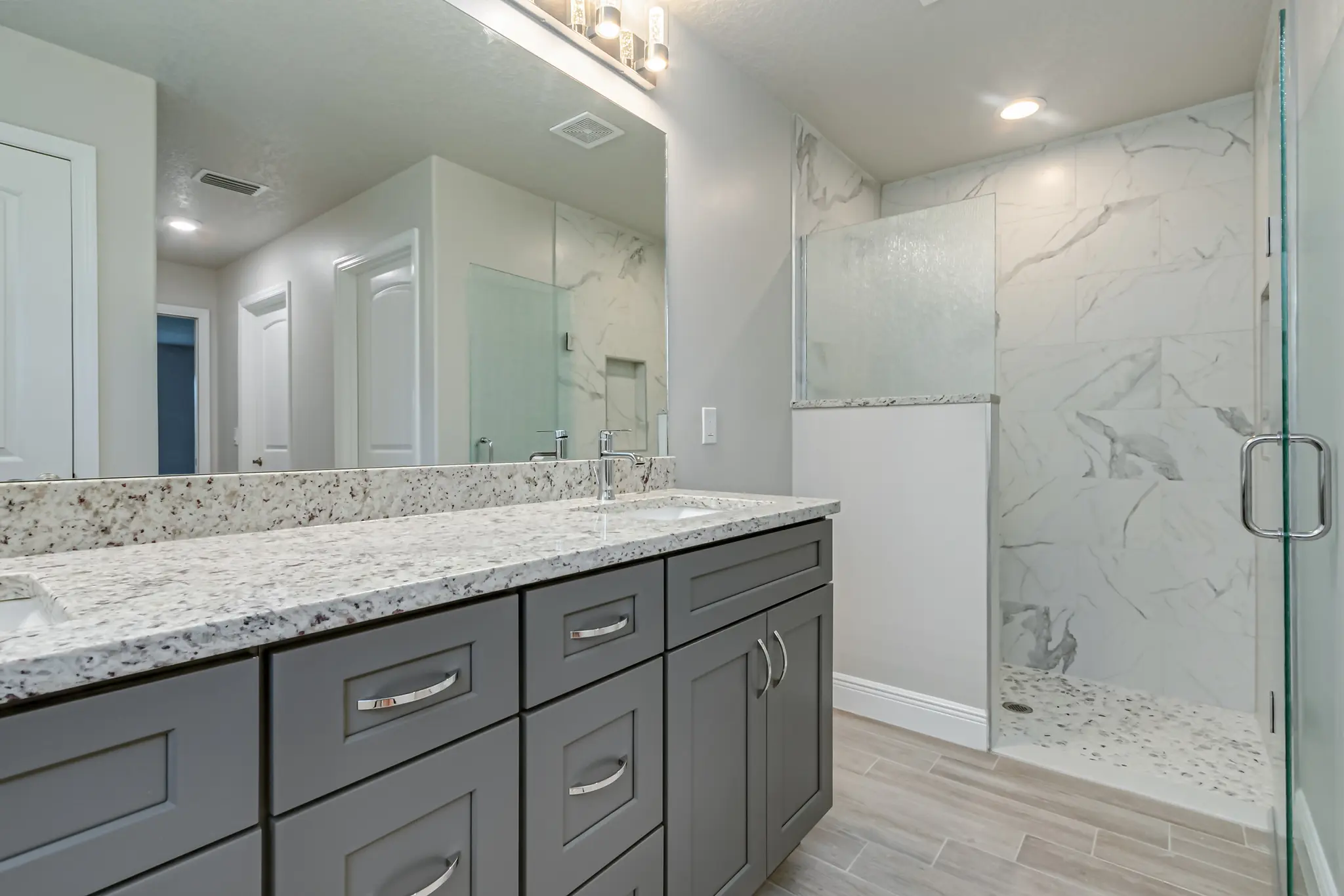 Savoy - Interior Photo 30