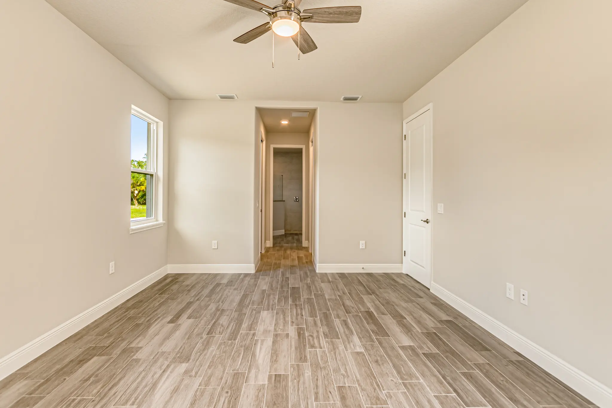 Kaia - Interior Photo 13